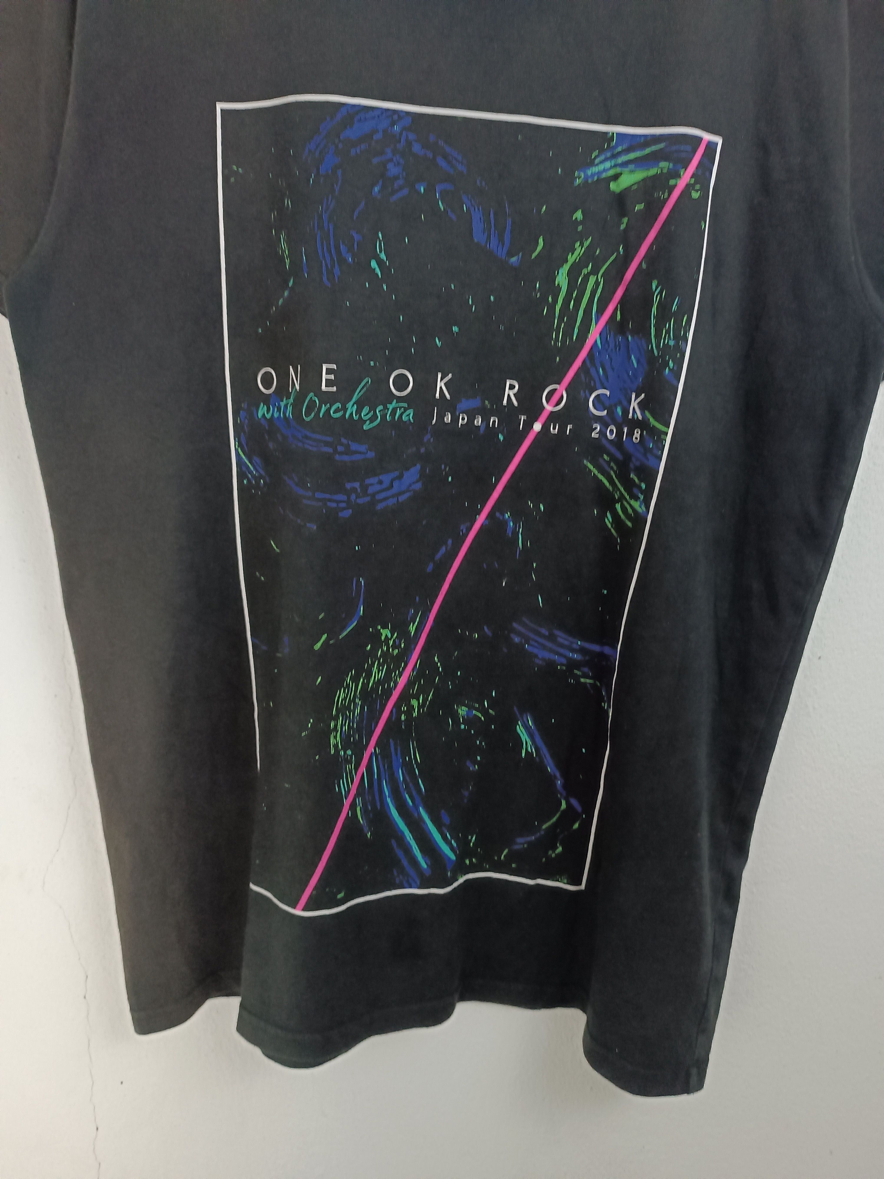 Band Tees THRASHED FADED VINTAGE ONE OK ROCK TOUR TEE radwimps gnu Size US L / EU 52-54 / 3 - 7 Thumbnail