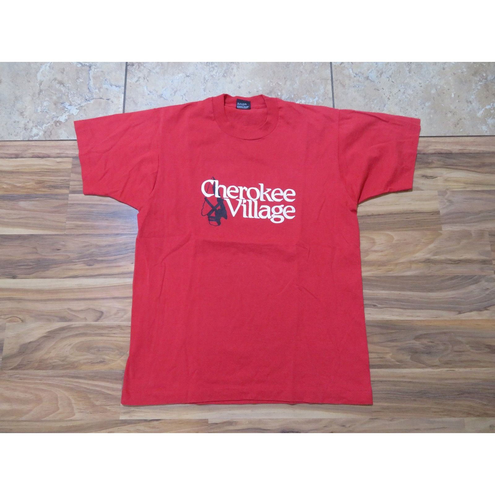 Other Cherokee Village Arkansas Red T-shirt Sz M 1990s Size US M / EU 48-50 / 2 - 1 Thumbnail