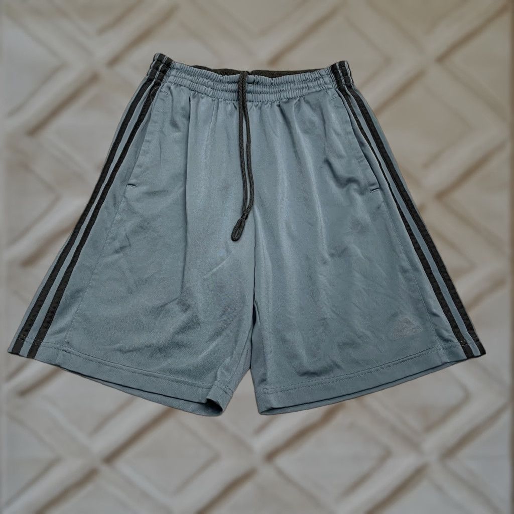 Adidas Adidas Basketball Training Shorts Men 26x9.5 Gray Elastic Active Athleisure Short Regular Waist 26in Drawstring Size US 26 / EU 42 - 1 Thumbnail