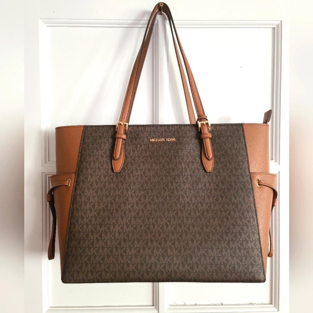 Michael Kors Michael Kors Gilly Large Brown Travel Drawstring Tote Bag Size ONE SIZE - 1 Thumbnail