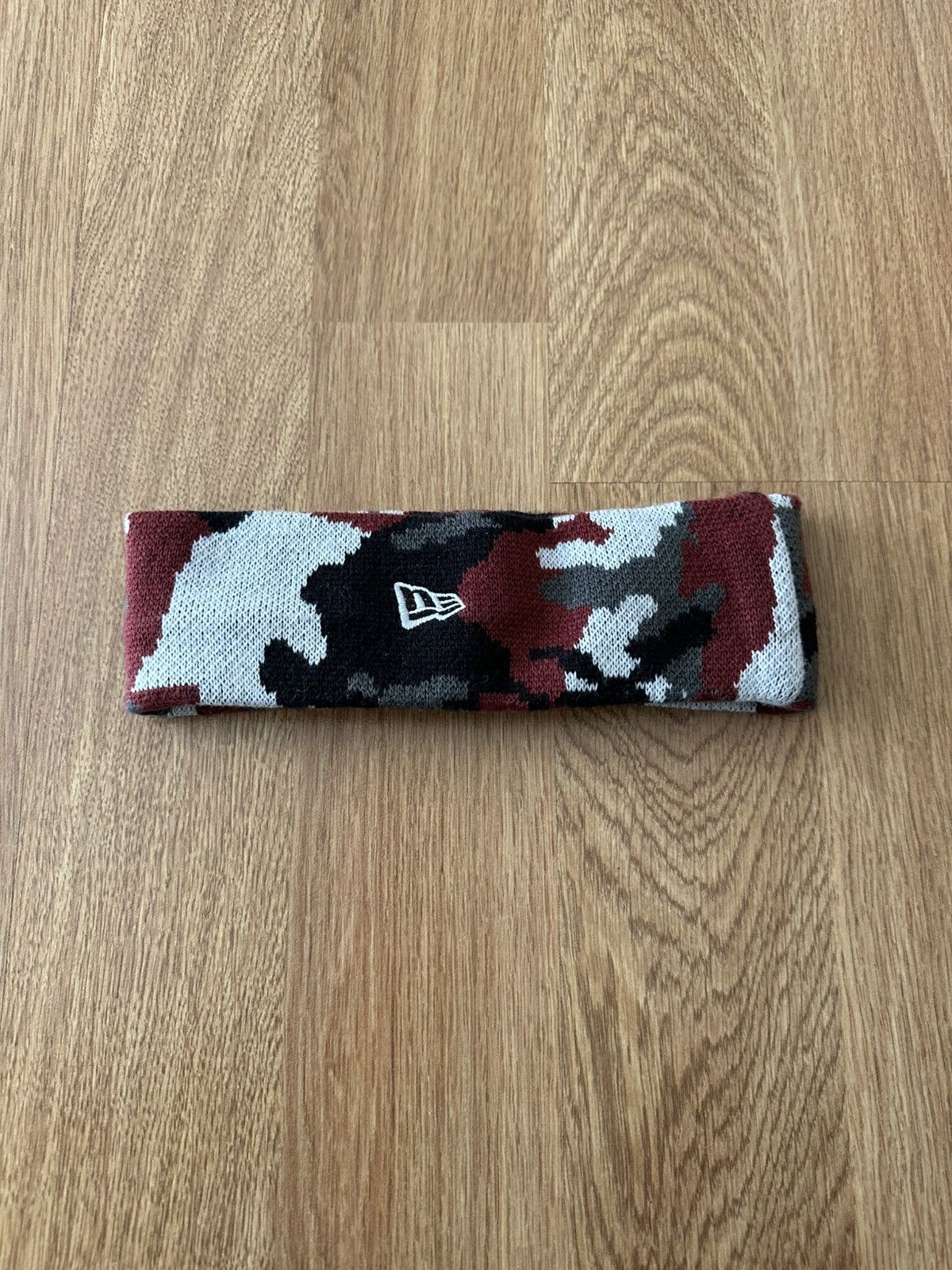 Supreme Supreme New Era Reflective Logo Headband Red Camo FW17 Size ONE SIZE - 2 Thumbnail