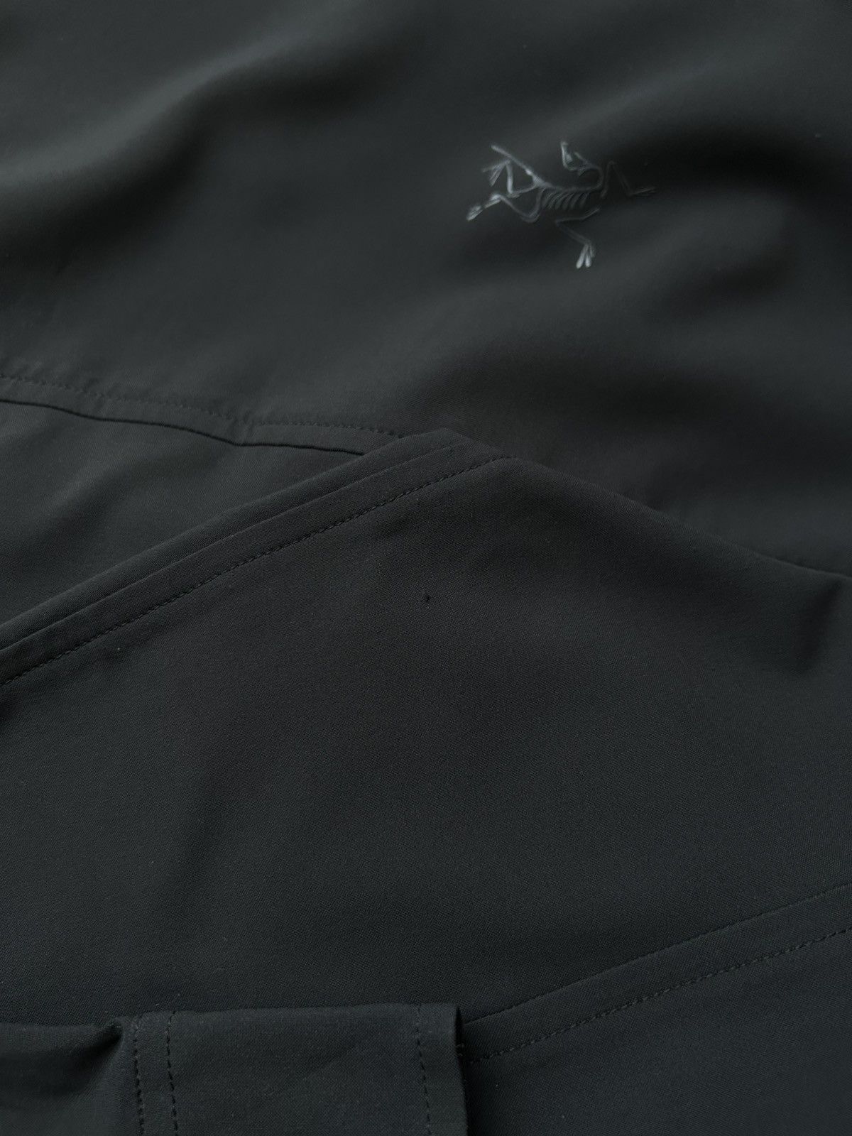 Arc’teryx Man’s Gorpcore gray shirt size S