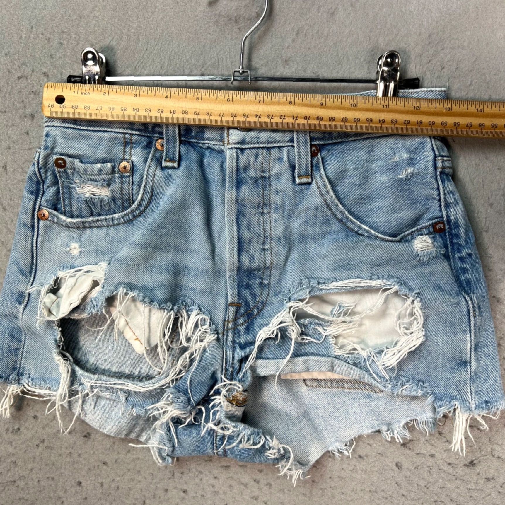 Levi's Levi's 501 Womens Size 24 High-Waisted Distressed Light-Wash Denim Shorts Blue Light Denim Shorts Women 501 Size 42" / US 20 - 6 Thumbnail