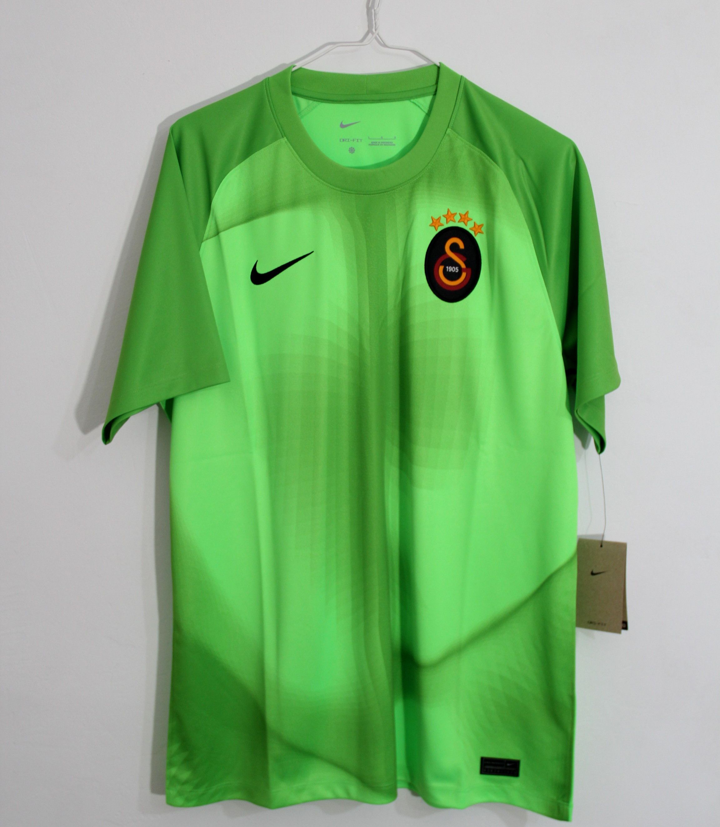 Nike Galatasaray Goalkeeper jersey 2022/23 DM1691-398 SIZE 2XL Size US XXL / EU 58 / 5 - 2 Thumbnail