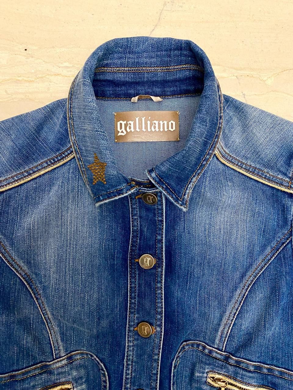 John Galliano John Galliano Logo Star Wash Distressed Denim Jacket Y2K Size L / US 10 / IT 46 - 5 Thumbnail