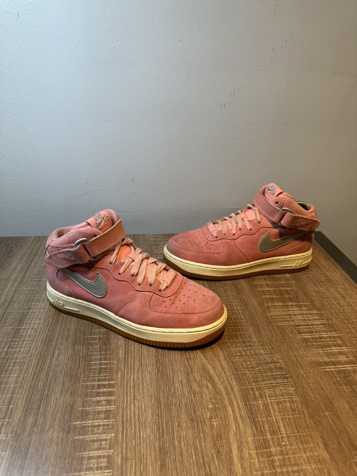 Nike Nike Sample Womens Size 7 Air Force 1 Mid Pink Gum Sole Size US 7 / IT 37 - 2 Thumbnail