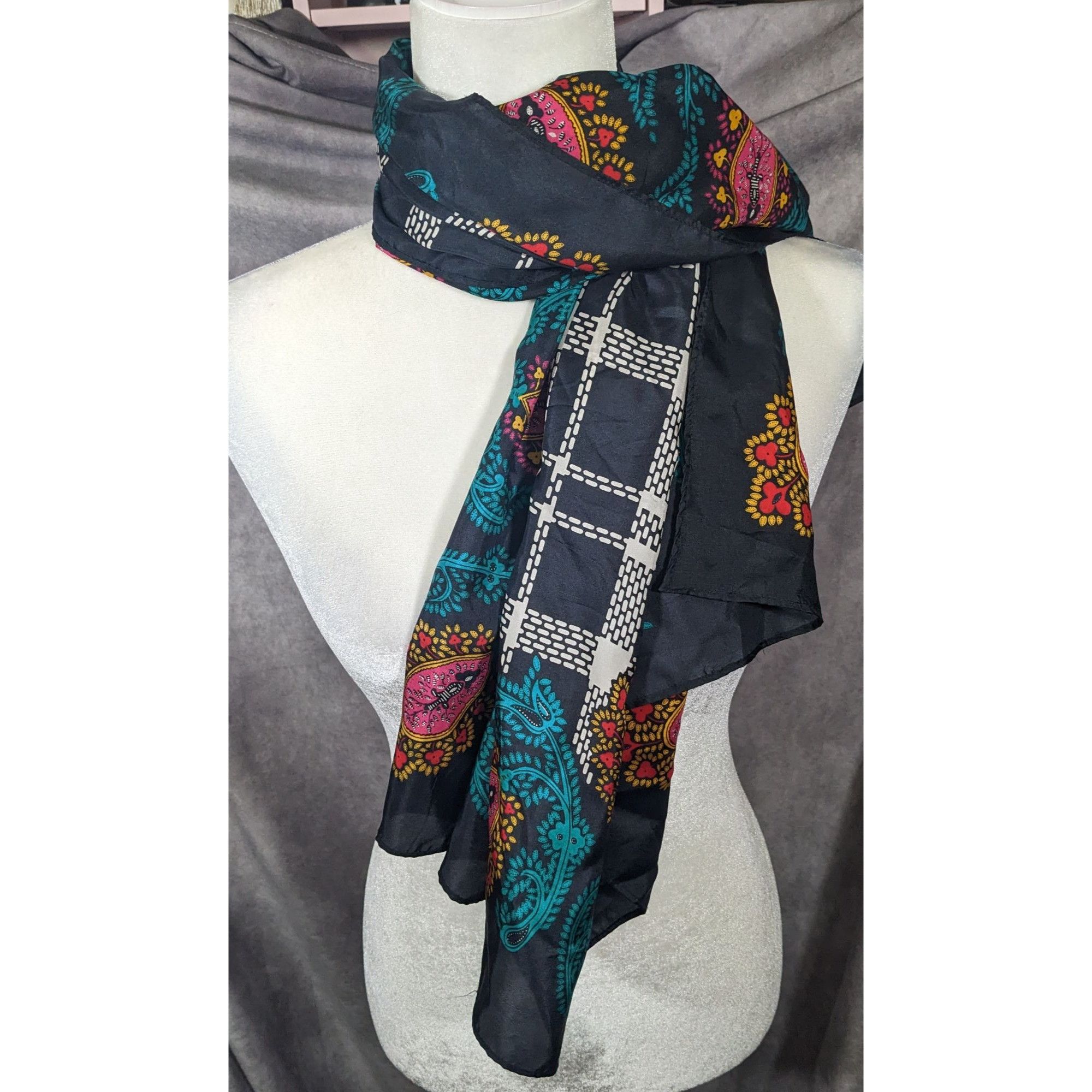 Diane von Furstenberg Vintage Diane Von Furstenberg Plaid And Paisley Scarf Size ONE SIZE - 10 Thumbnail