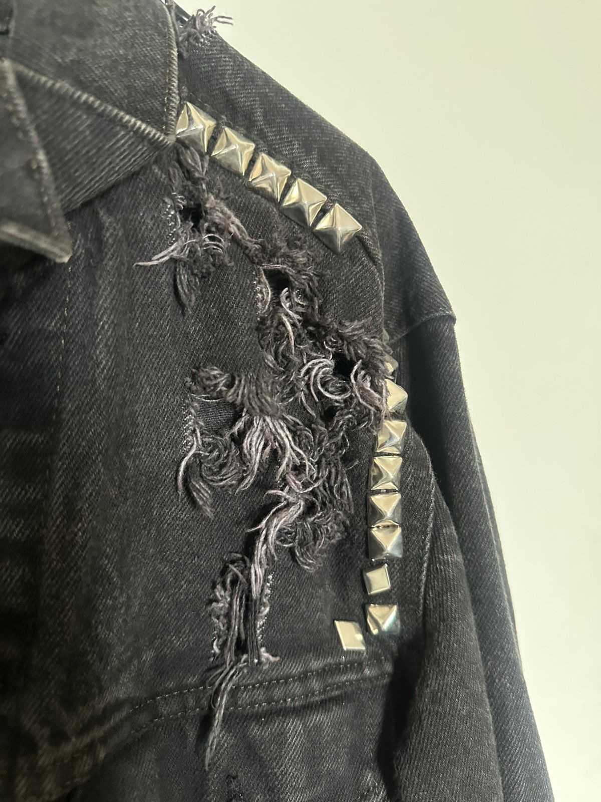 Levi's Distressed punk Levis denim jacket Size US M / EU 48-50 / 2 - 4 Thumbnail