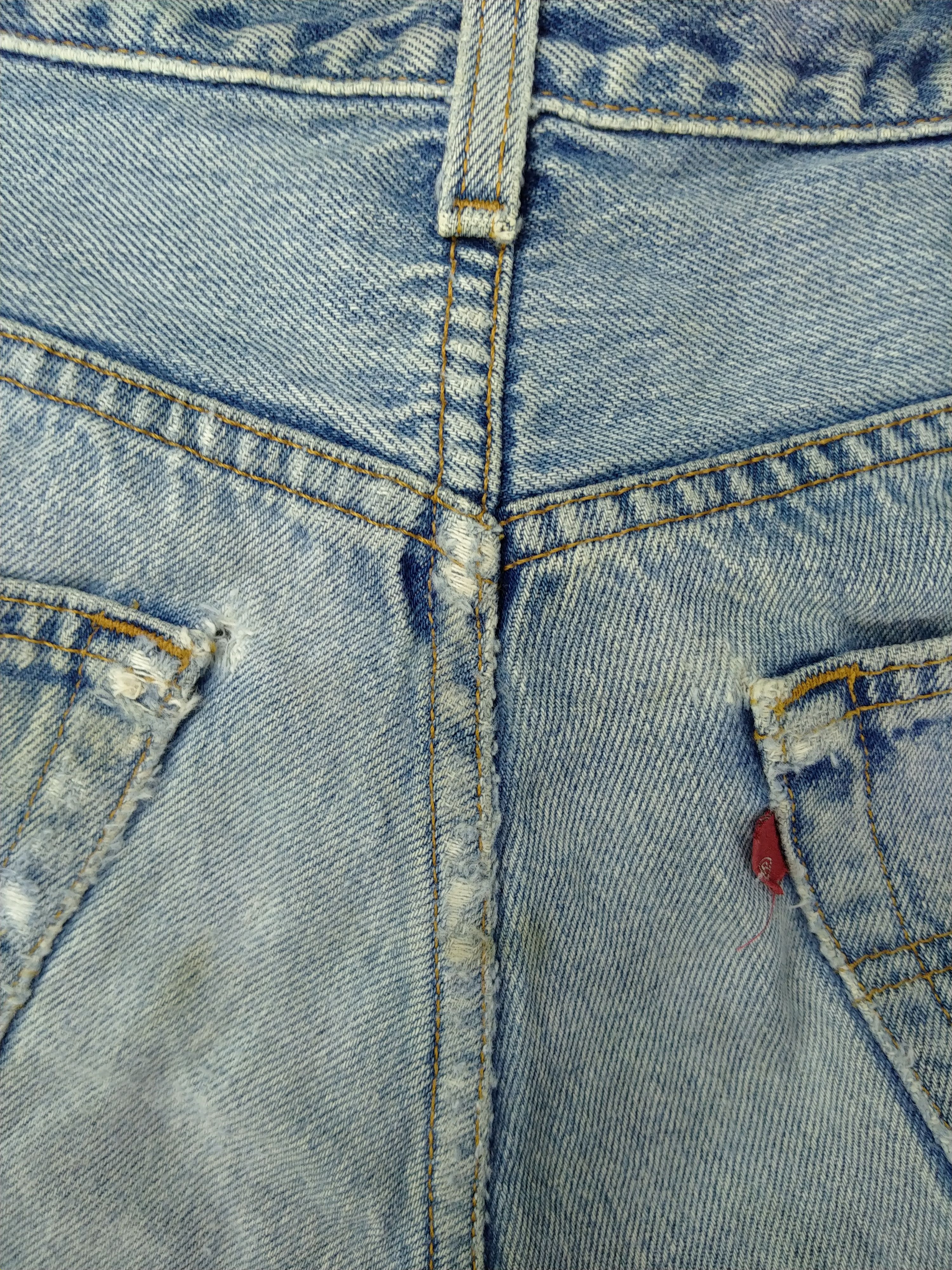 Levi's Light Wash Vintage Levi's 501 Distressed Denim 31x29.5 JN582 Size US 31 - 15 Thumbnail
