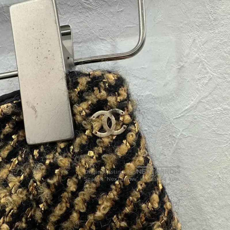 Chanel Chanel S Gold Wool Skirt . Size 23" - 4 Thumbnail