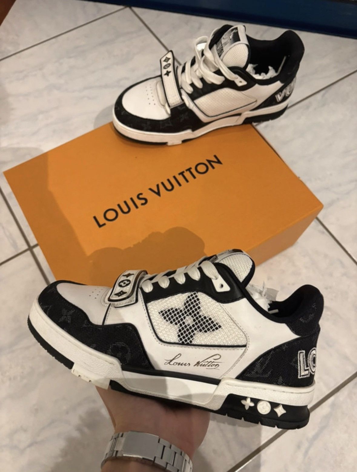 Louis Vuitton Louis Vuitton lv Trainer virgil abloh noir blanc taille 39 Size US 8 / IT 38 - 1 Thumbnail