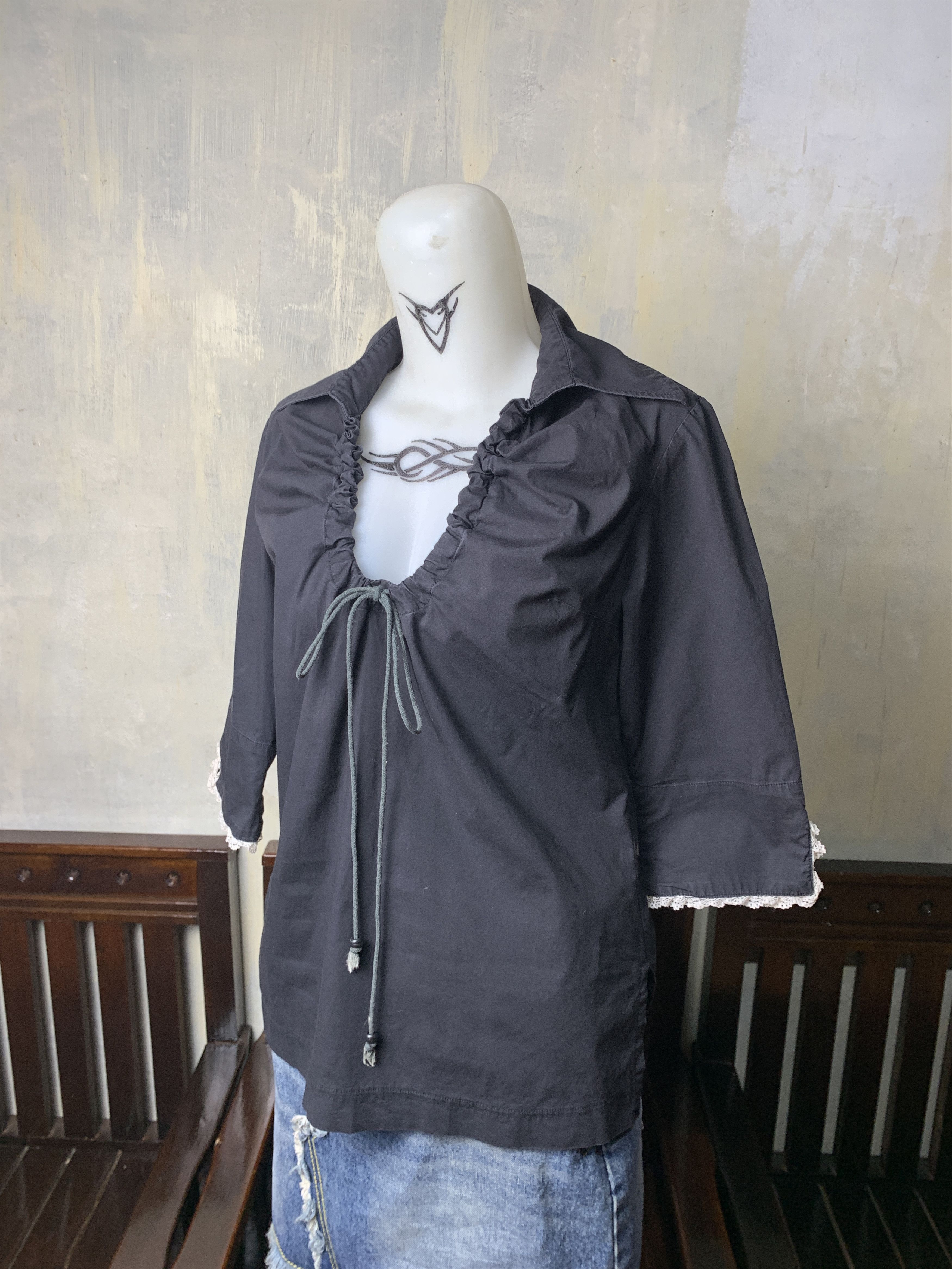 Japanese Brand SELF+SERVICE Black Lace Halfsleeves Blouse (M) Size M / US 6-8 / IT 42-44 - 2 Thumbnail