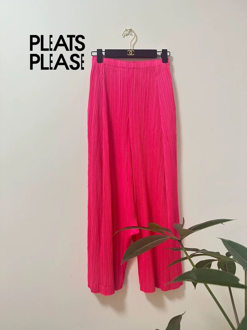 Issey Miyake Issey Miyake size:5 Barbie pink pleated wide-leg pants Size 22" - 1 Thumbnail