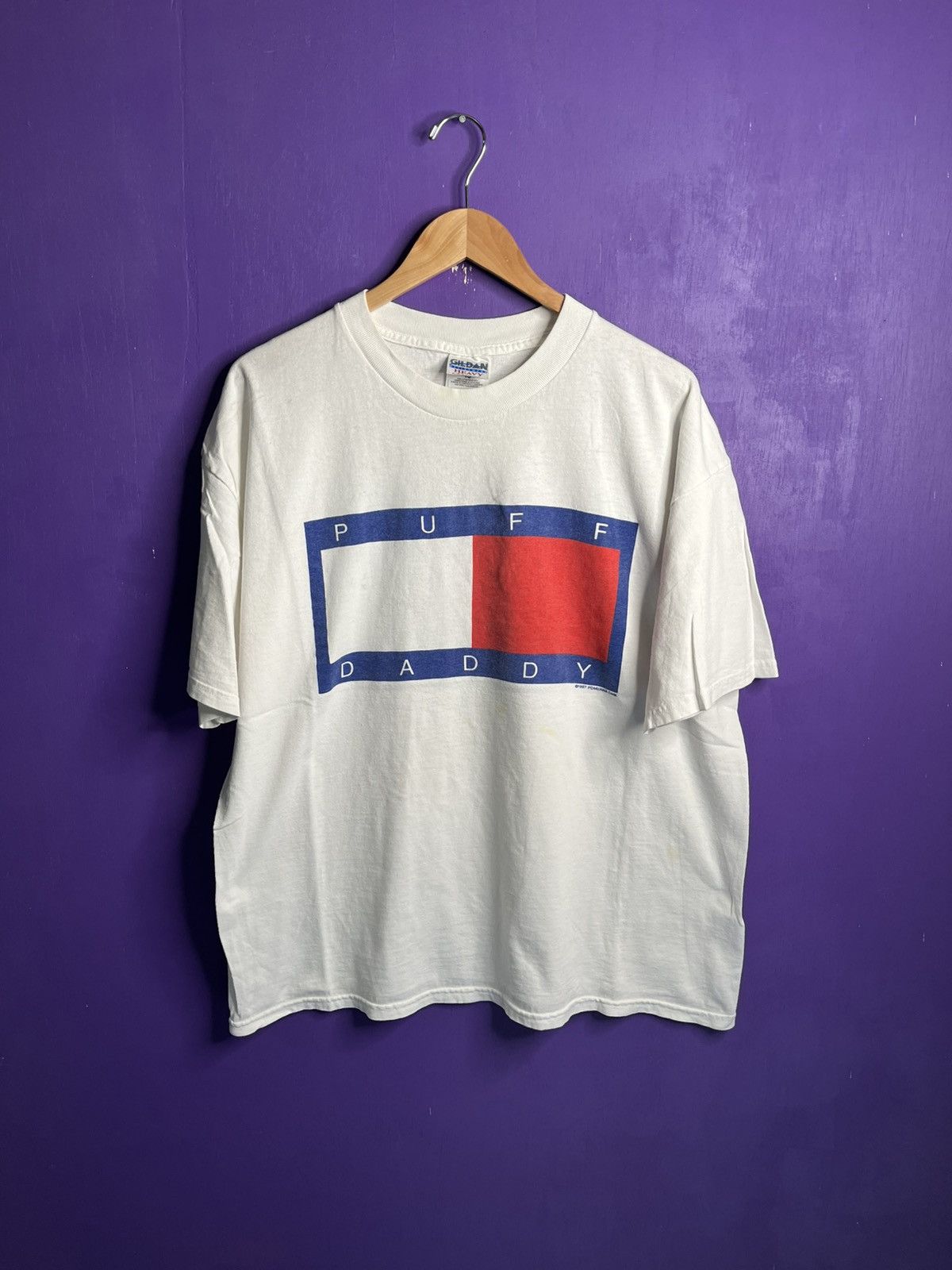 Band Tees × Rap Tees × Vintage Vintage 1997 Puff daddy Hilfiger logo tour tee Size US XL / EU 56 / 4 - 1 Thumbnail