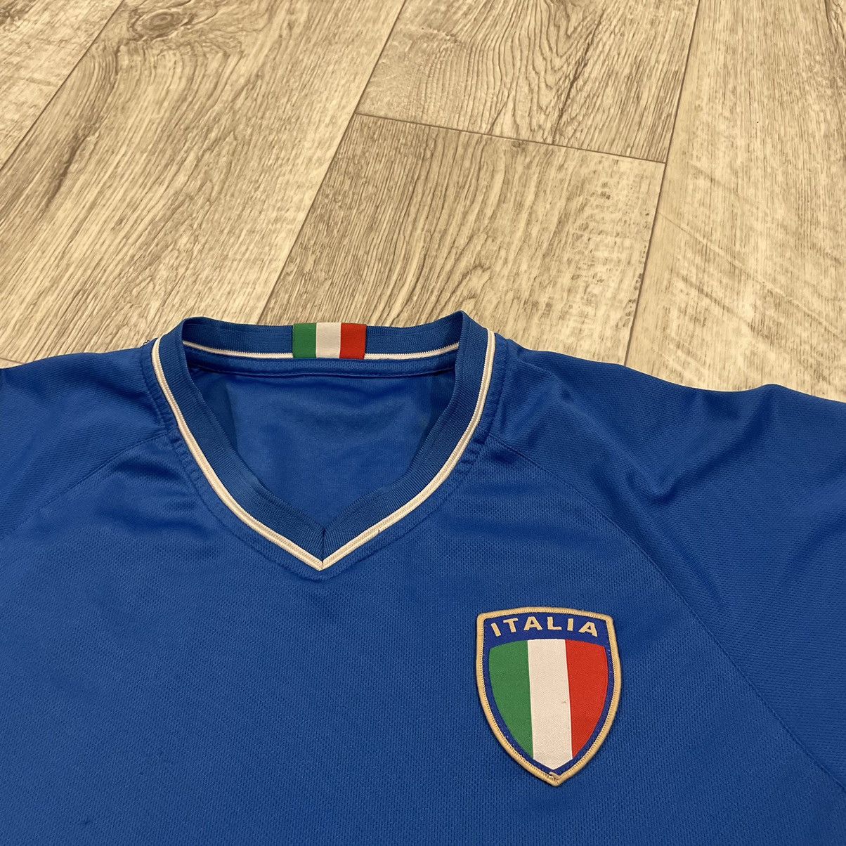 Vintage Italia shirt Y2K soccer blokecore tee Italy jersey Size US L / EU 52-54 / 3 - 3 Thumbnail