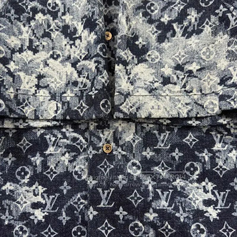 Louis Vuitton Louis Vuitton Men's Casual Blue Shirt . Size US S / EU 44-46 / 1 - 6 Thumbnail