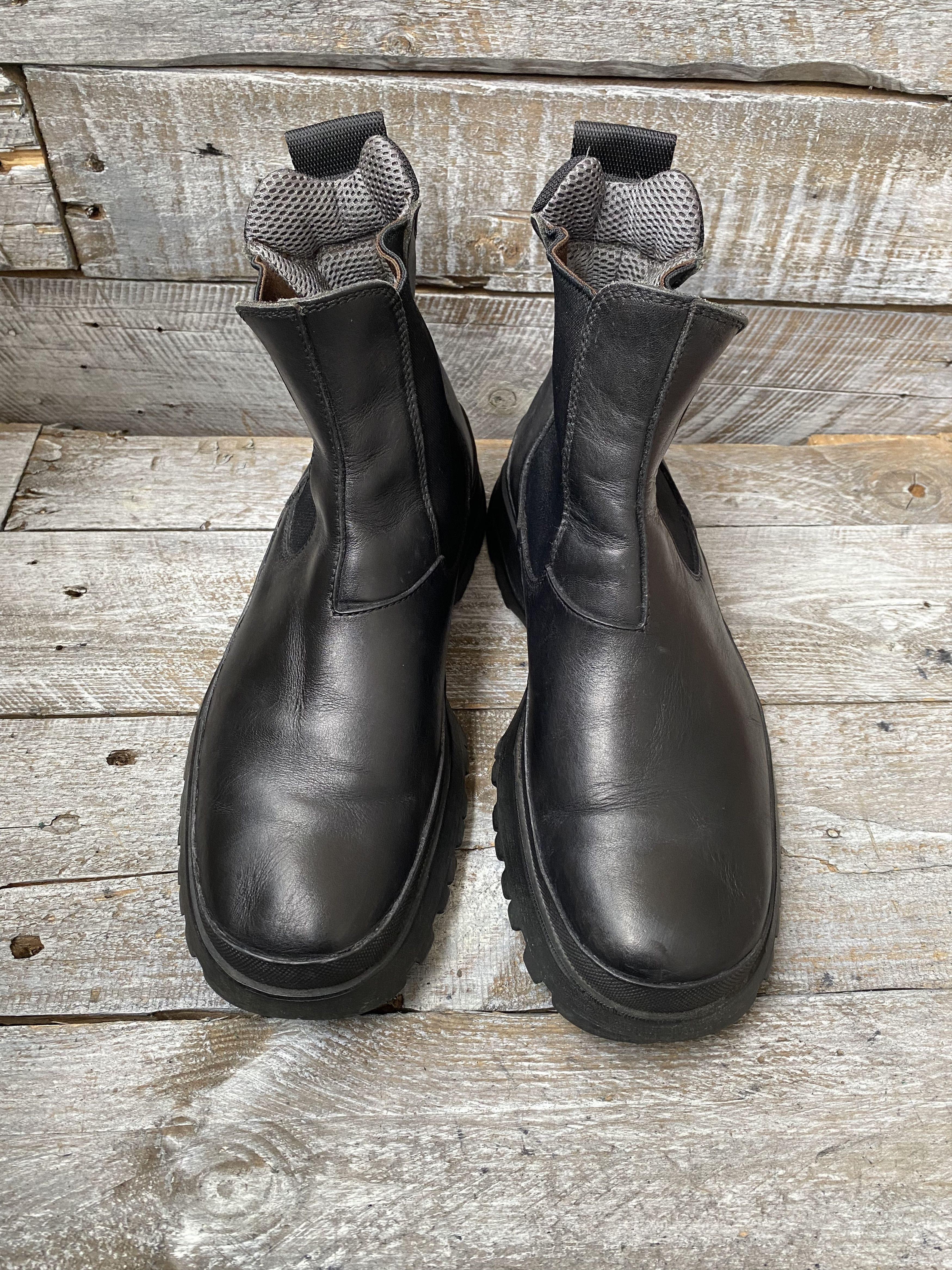 Prada Prada bixxen chelsea chunky boots sz 39 Size US 6 / EU 39 - 2 Thumbnail
