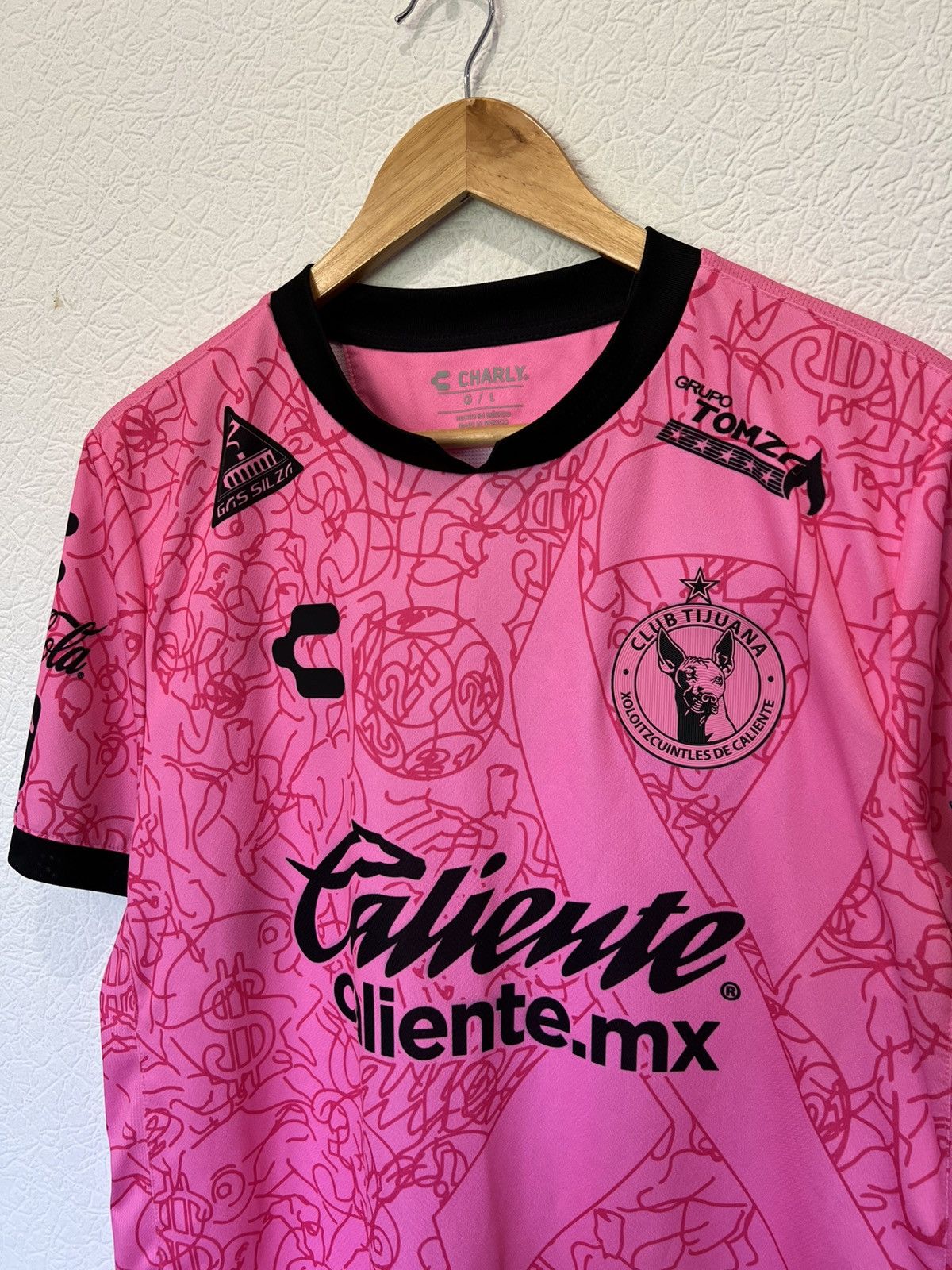 Other Club Tijuana 2020/2021 October Pink Kit Soccer Jersey Charly Size US L / EU 52-54 / 3 - 2 Thumbnail
