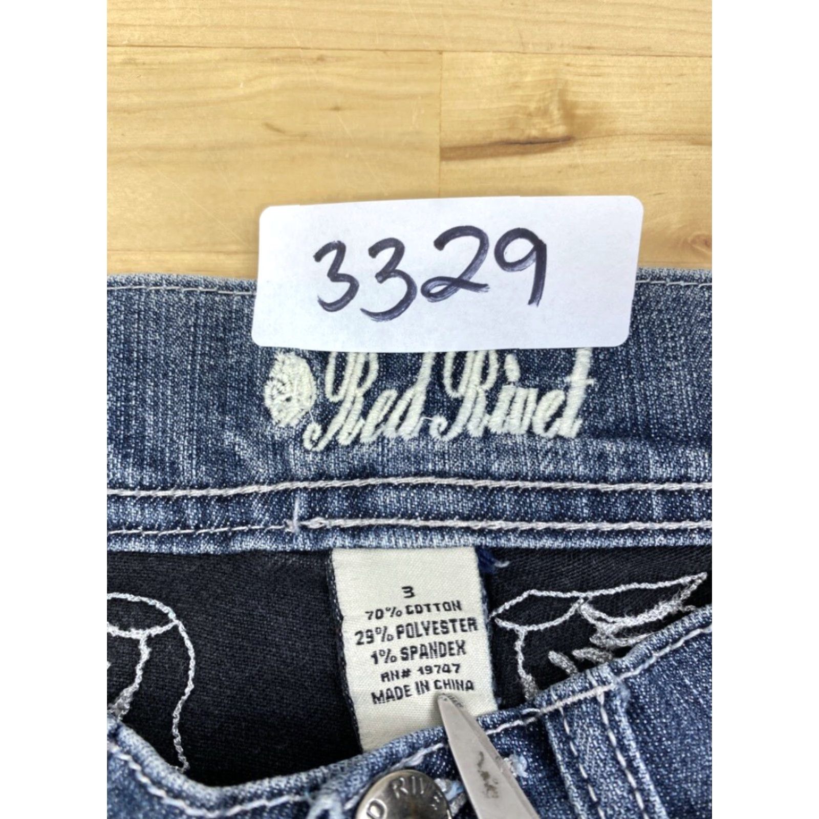 Denime **Red Rivet Denim Jeans Women's Size 3 Distress Blue** User: **Red Rivet Denim Jeans Women Size 3 Distress Blue** Size 26" / US 2 / IT 38 - 3 Thumbnail