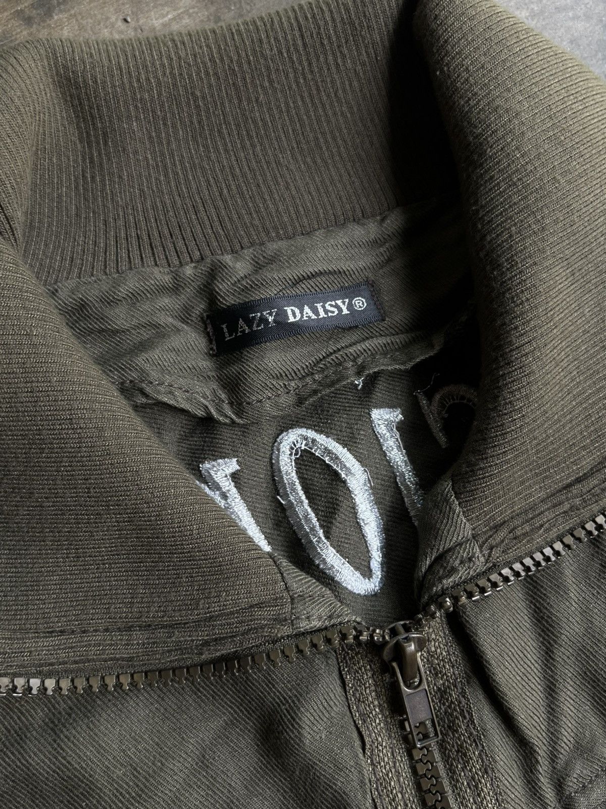 Isamu Katayama Backlash JAPANESE 2000’s LAZY DAISY TRACK JACKET MILITARY Size US S / EU 44-46 / 1 - 10 Thumbnail