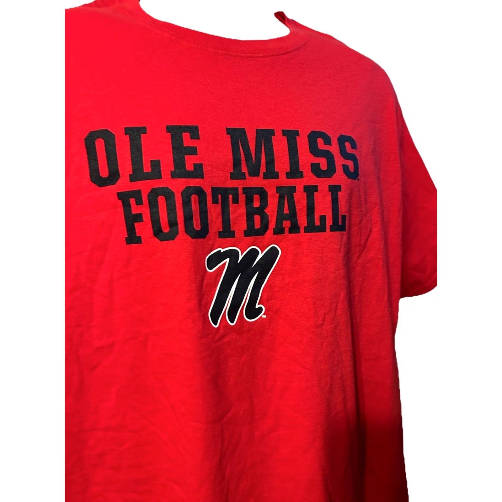 Champion Ole Miss Football Shirt Men XL Red Champion Short Sleeve Style #CT1000529 Size US XL / EU 56 / 4 - 6 Thumbnail