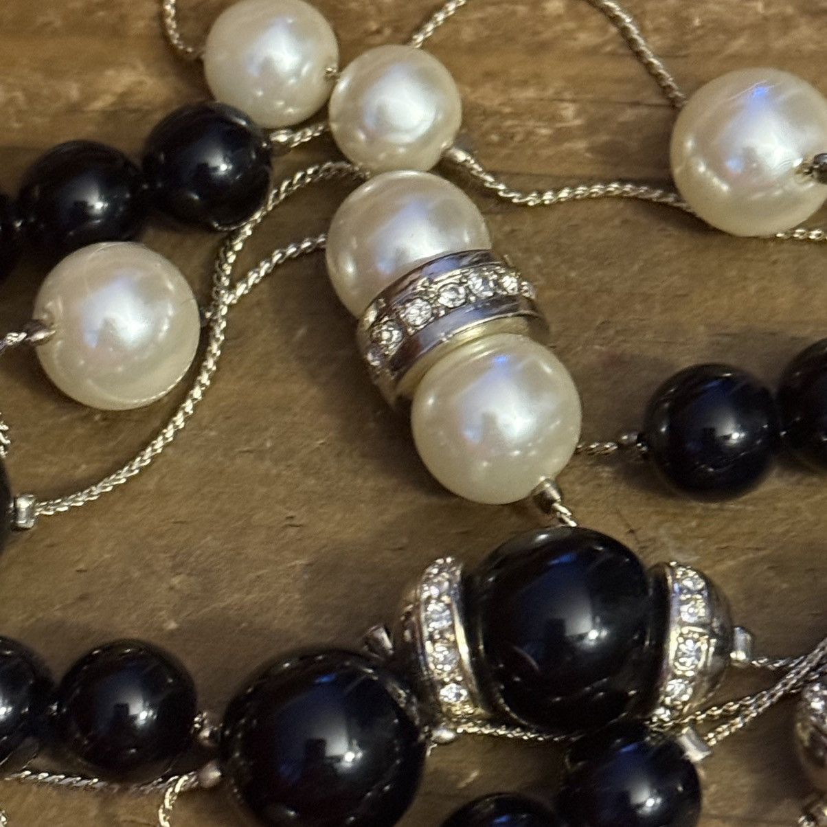 Ann Taylor Ann Taylor long station black and white pearl necklace Size ONE SIZE - 3 Thumbnail