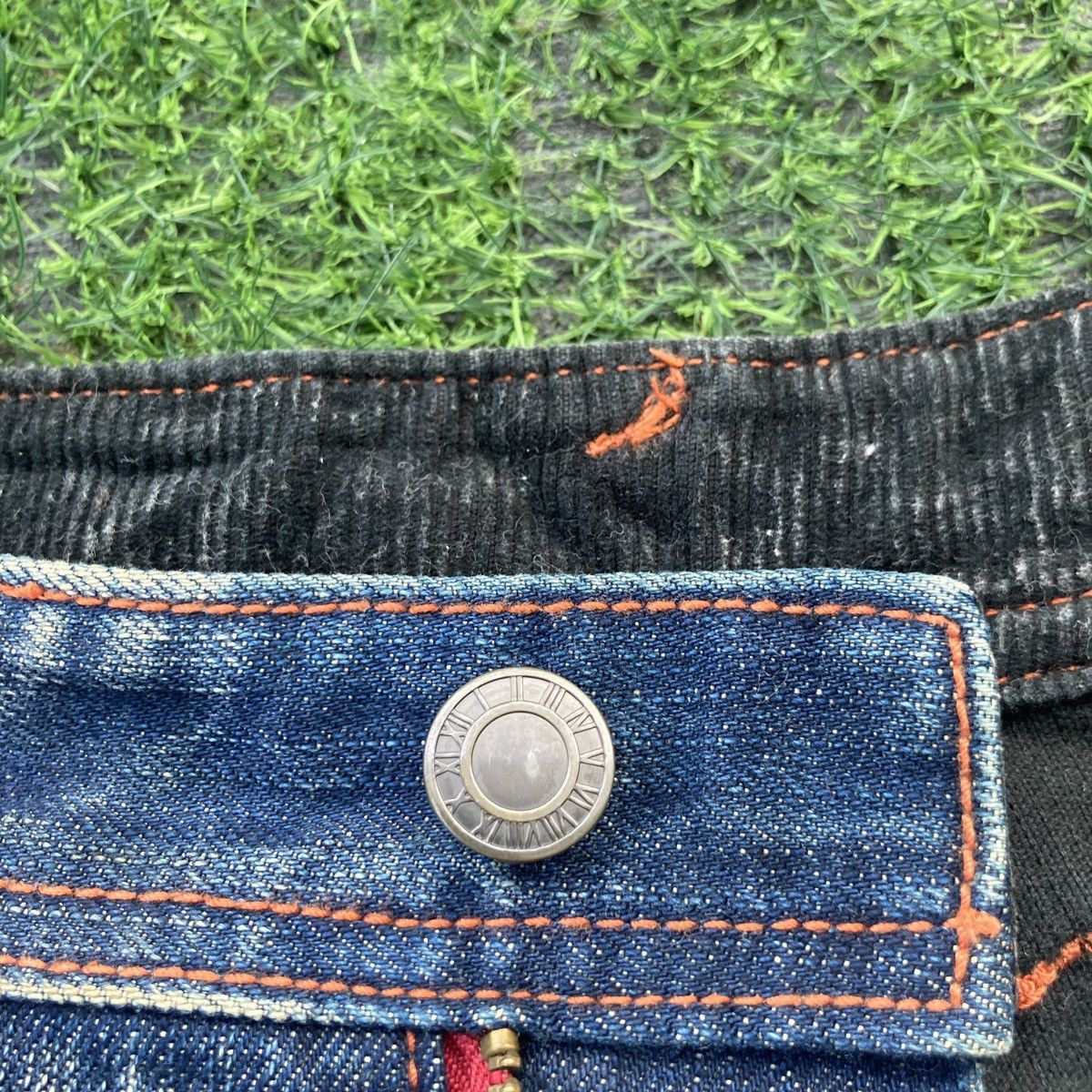 Boycott BOYCOTT FLARED RIPPED JEANS Size US 33 - 10 Thumbnail