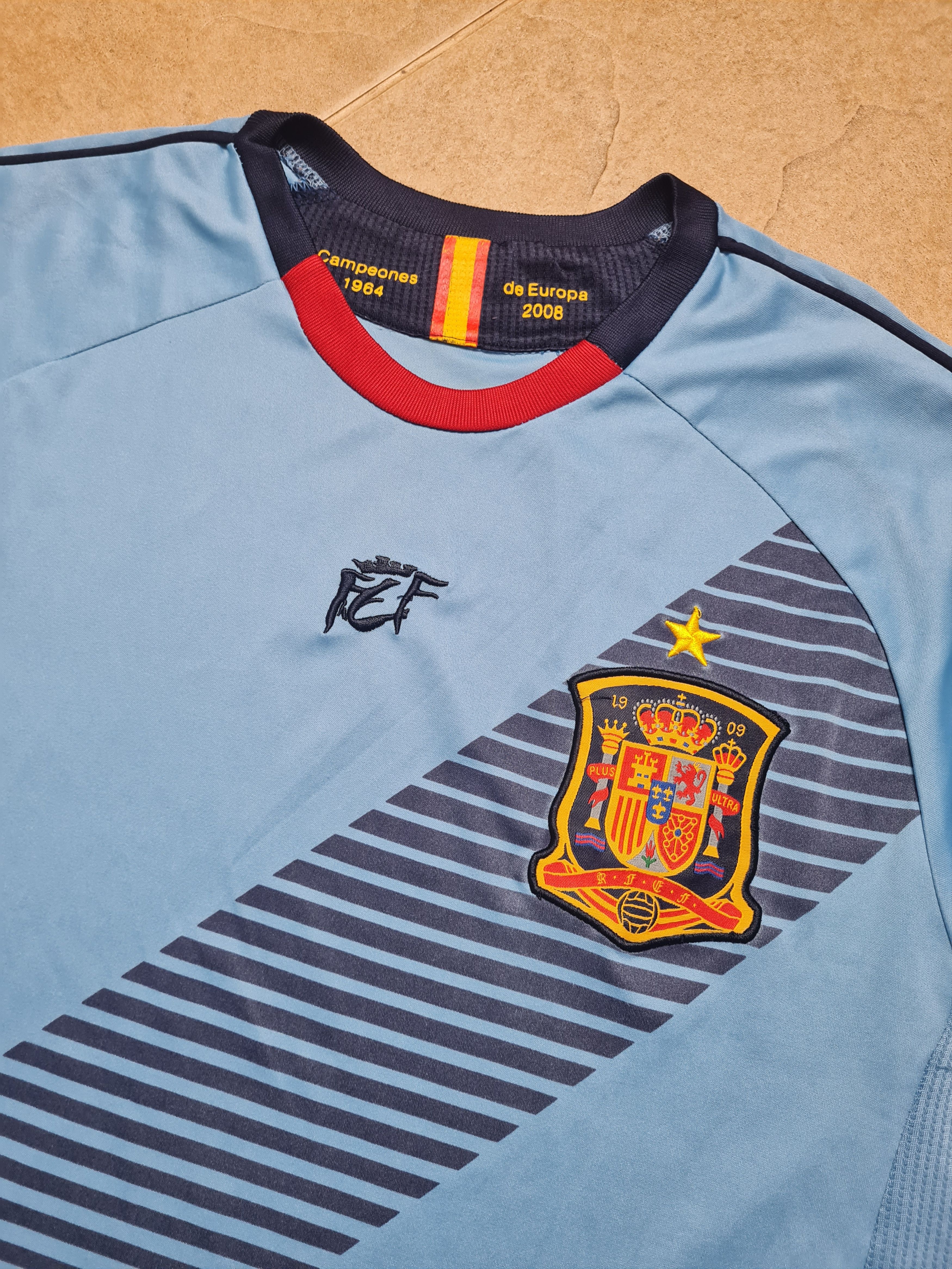 Other Rare Jersey 2008 Spain Espana Soccer Reversible Shirt Sz M-L Size US M / EU 48-50 / 2 - 9 Thumbnail