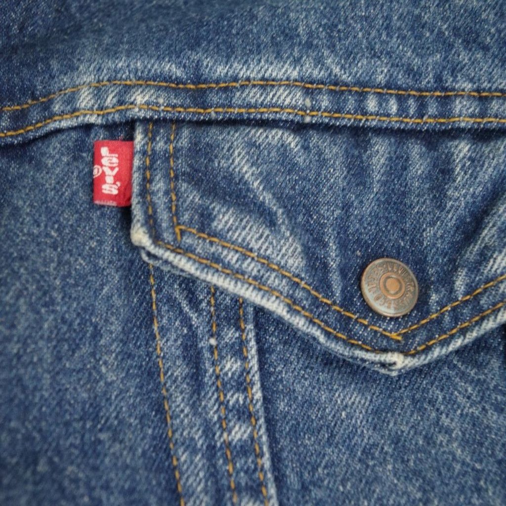 Levi's Vintage USA Made Levi's Sherpa Denim Trucker Jacket Size 44R Size US L / EU 52-54 / 3 - 7 Thumbnail