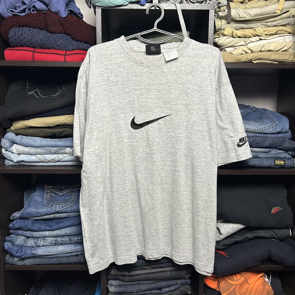 Nike Vintage Nike Big Swoosh 90’s streetwear y2k tee size L Size US L / EU 52-54 / 3 - 1 Thumbnail
