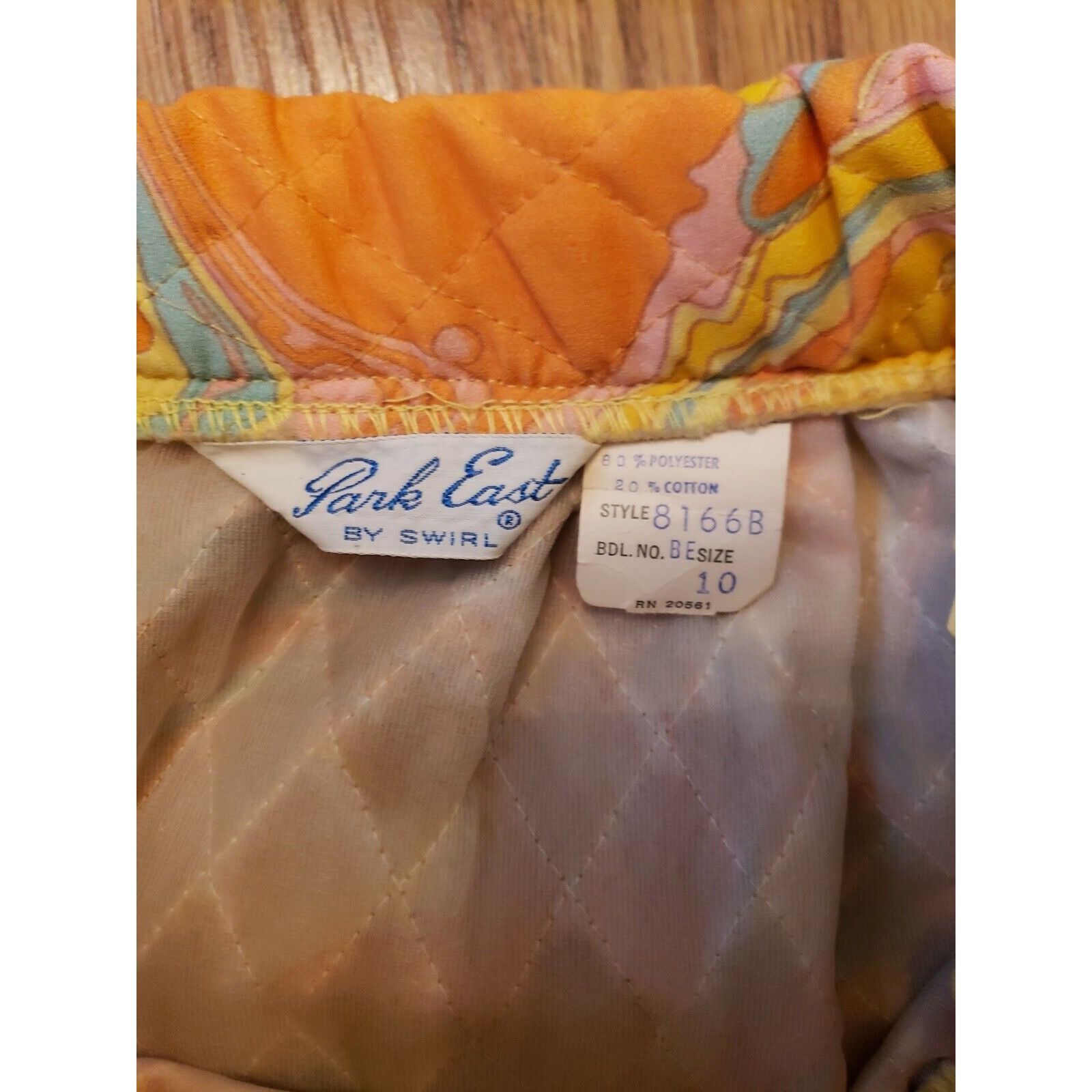 Vintage 70s Bold Orange Oil Slick Quilted Maxi Skirt Sz 10 Park East Size 27" / US 4 / IT 40 - 13 Thumbnail