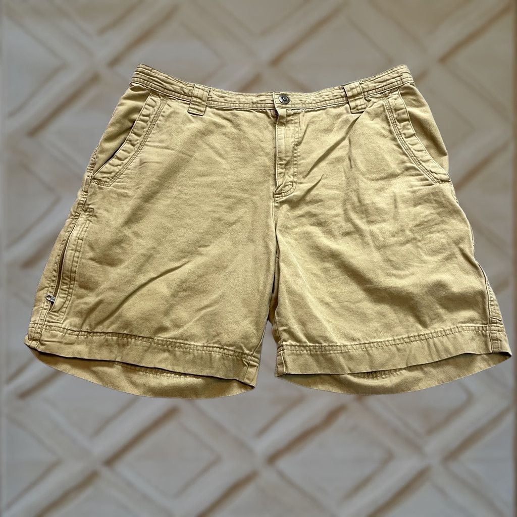 Vintage Columbia Shorts Mens 38 Beige Pockets Hiking Camping Outdoor 9" Inseam Athletic Regular Pocketed Cotton Polyester Fabric Shirtless? Size US 38 / EU 54 - 1 Thumbnail