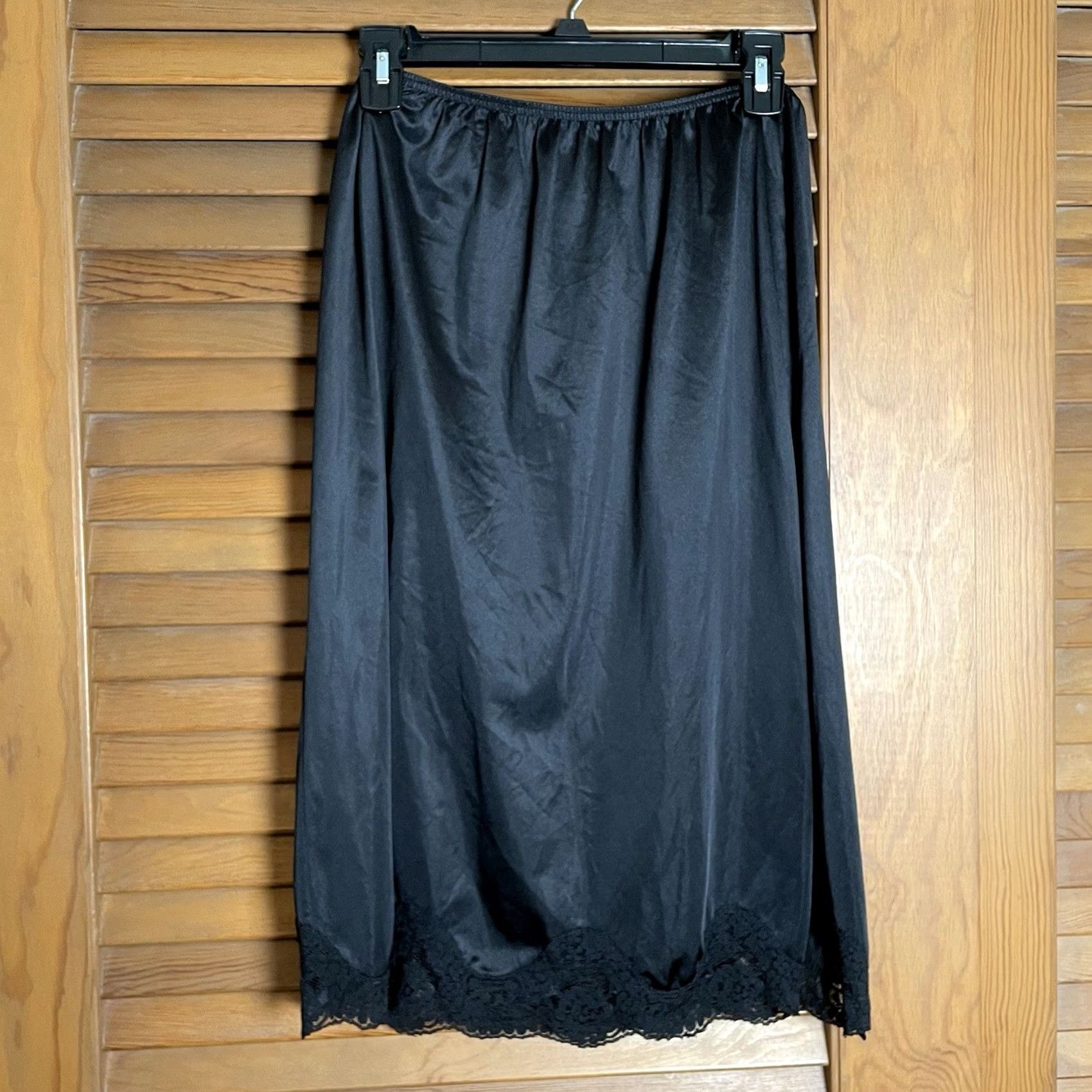 Vintage VTG Vanity Fair Slip Shirt? No — Sl ips must be a slip; reframe: VTG Vanity Fair Half Slip S/M Nylon Black Lace Hem Side Slit Size ONE SIZE - 2 Thumbnail