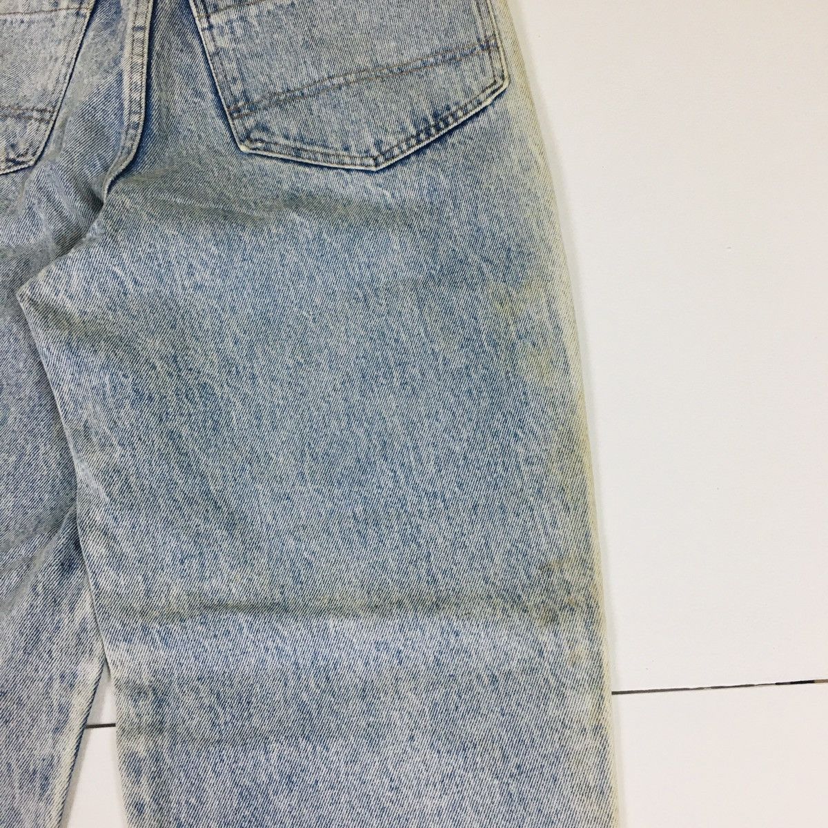 Vintage Vintage Acid Wash Red Button Tapered Leg Made in Italy Size US 29 - 6 Thumbnail