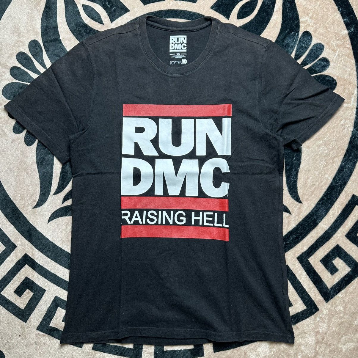 Band Tees 2015 RUN DMC Rising Hell Band Tee Size US M / EU 48-50 / 2 - 1 Thumbnail