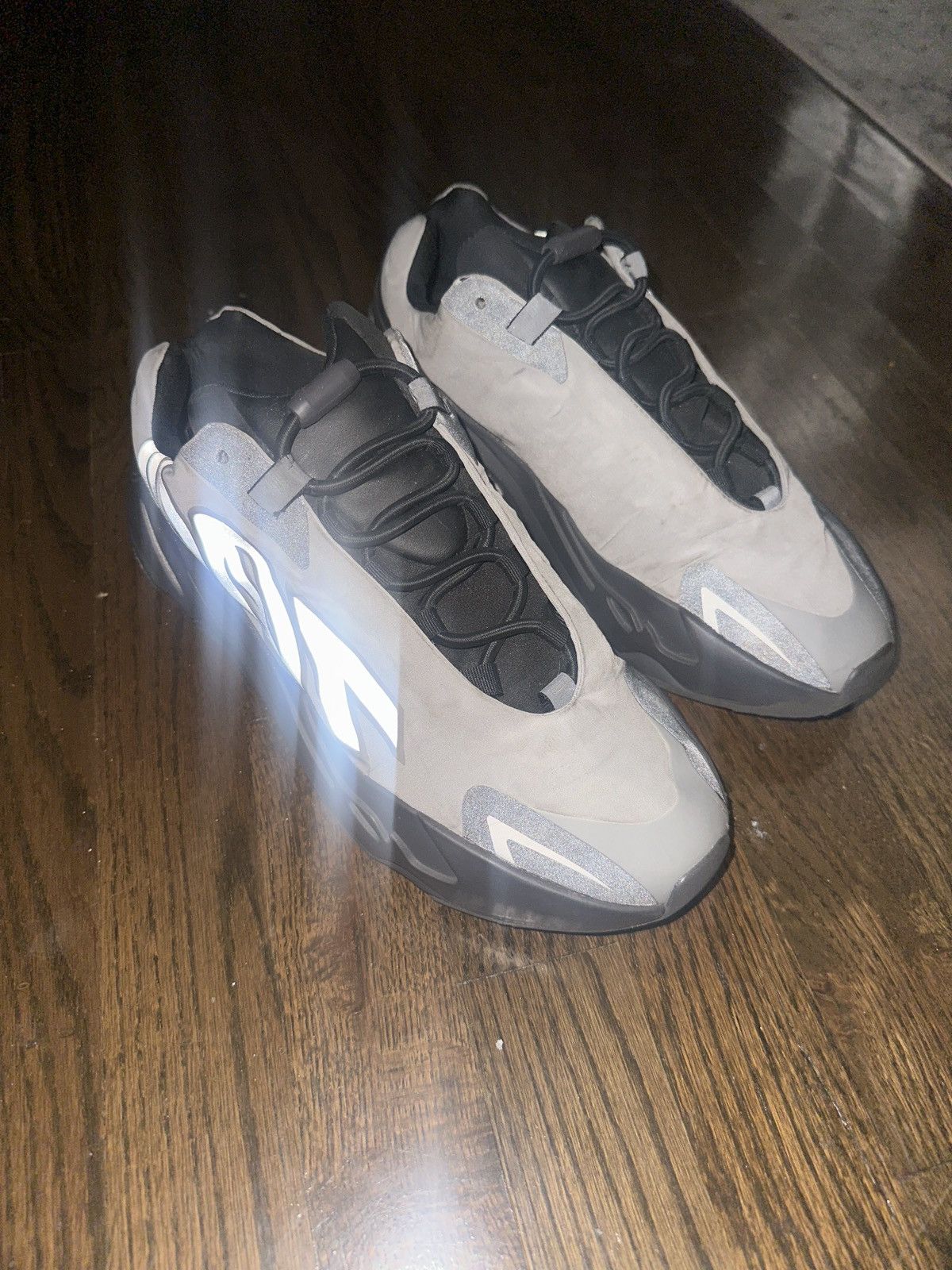 Yeezy Yeezy Boost 700 MNVN “Metallic” Size US 11 / EU 44 - 10 Thumbnail