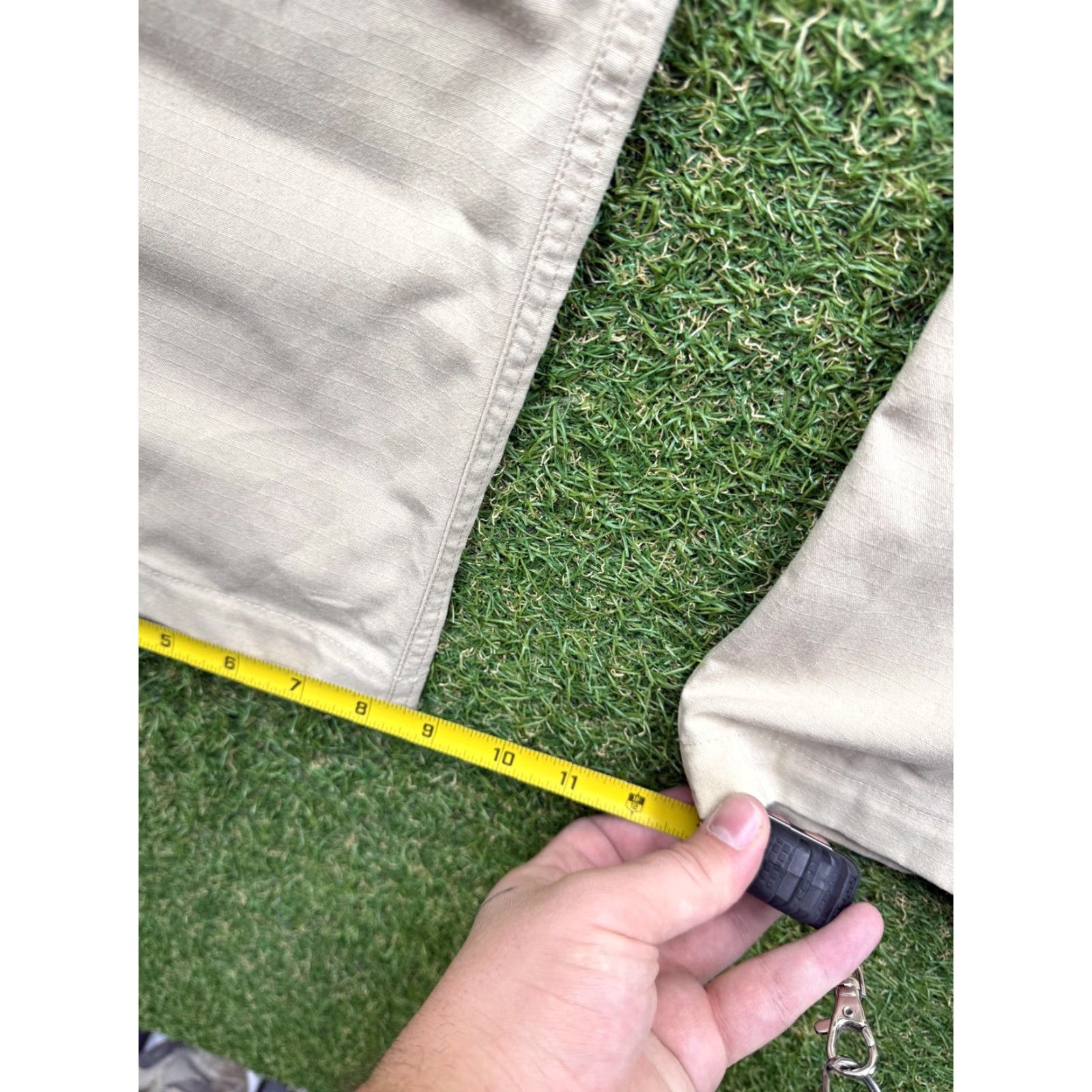 Under Armour Under Armour Pants Mens 35x32 Khakis Beige Water Resistant UA Storm Golf Nylon Polyester Pockets Zip Pocket Inseam 32 Rem Regular Mens Size US 32 / EU 48 - 7 Thumbnail