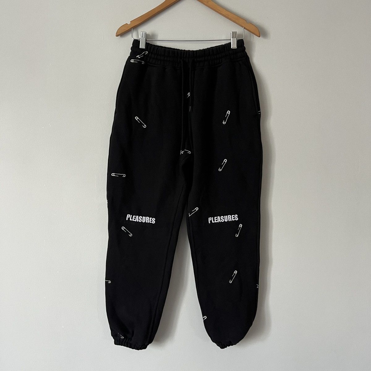 Designer × Pleasures Pleasures Sweatpants Size US 31 - 1 Thumbnail