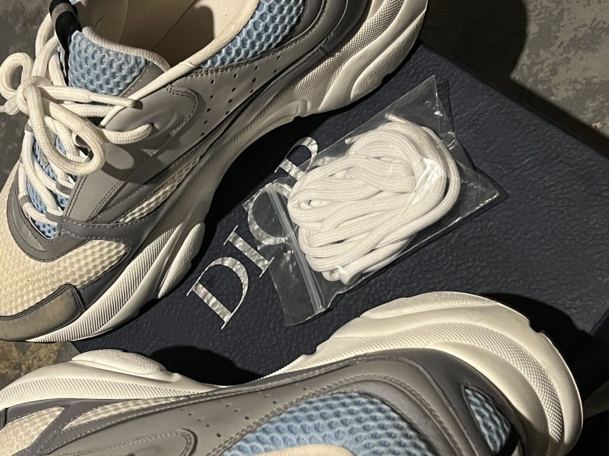 Dior b22