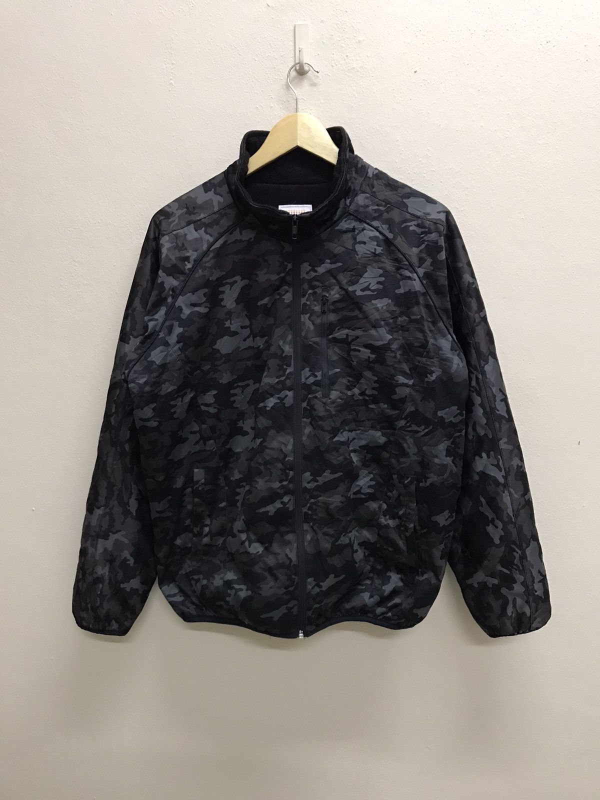 Japanese Brand VINTAGE Y2K HOT FINE CAMO STYLE DOUBLE LAYER JACKET Size US M / EU 48-50 / 2 - 3 Thumbnail