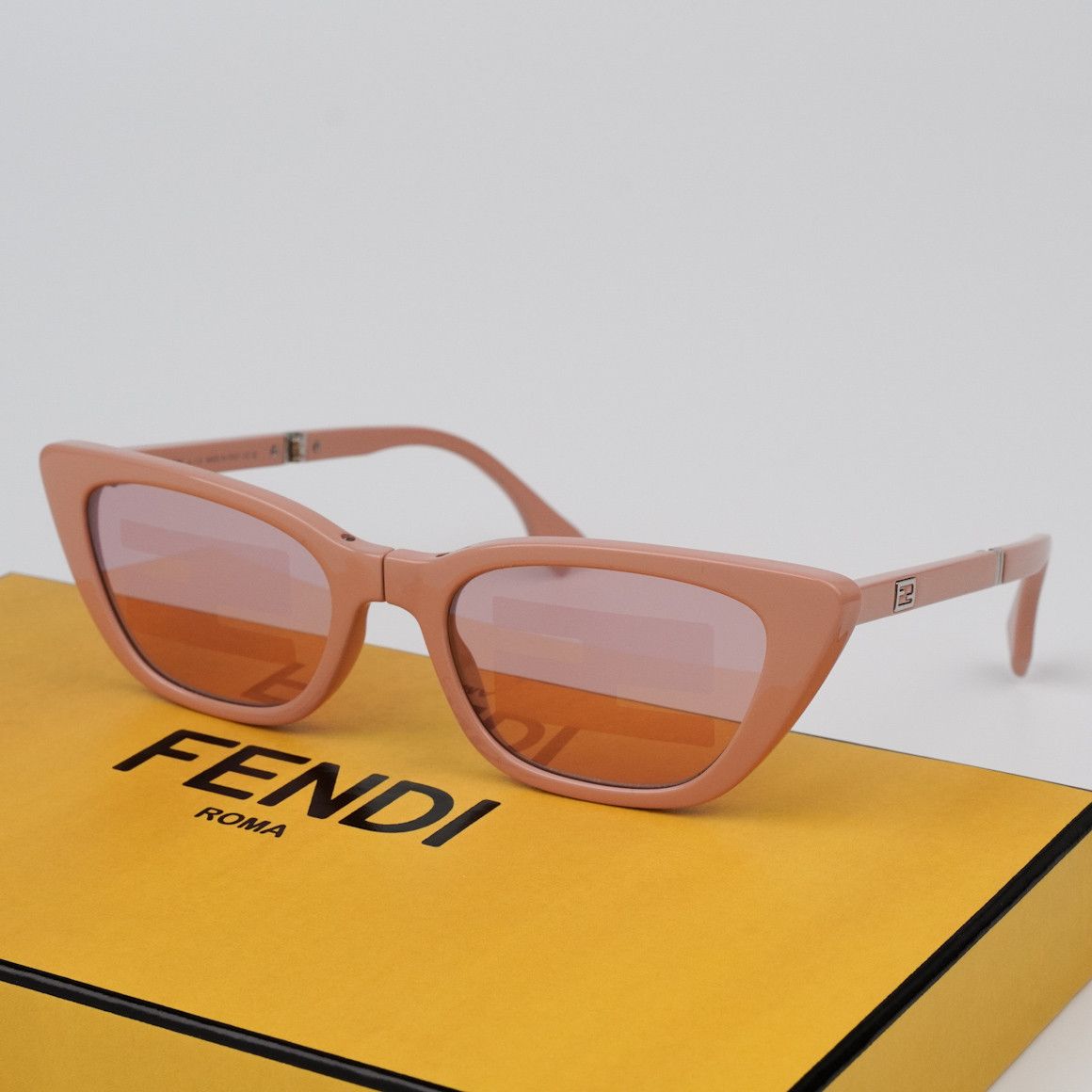 Fendi NEW Fendi FE40065I Fendigraphy Orange Square  display picture 3