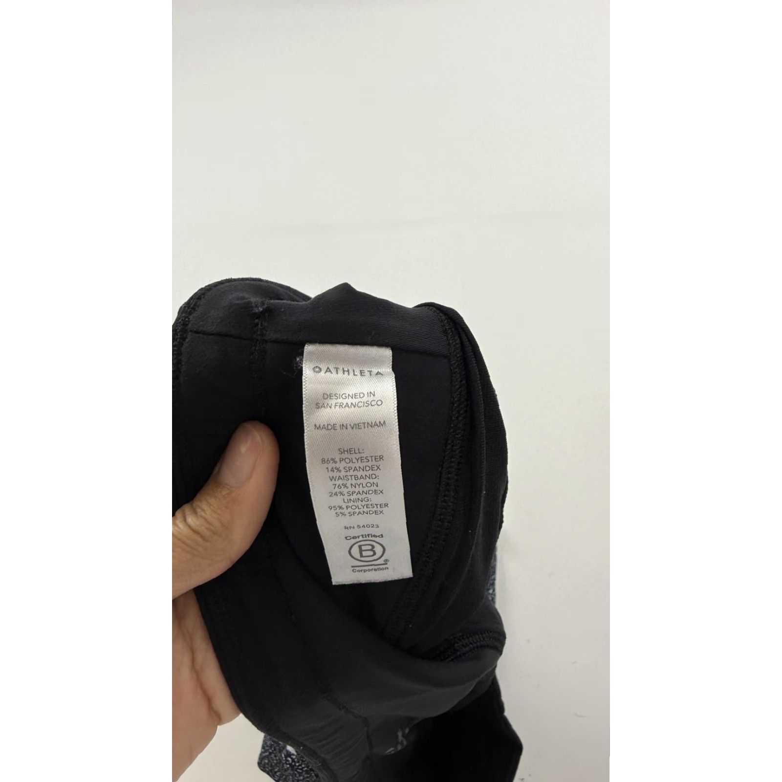 Athleta Athleta Run Free 3.5" Printed Short Womens L Black White Speckle Pattern Quick Dry Pockets Athletic Running Gym Training Size 36" / US 14 / IT 50 - 5 Thumbnail