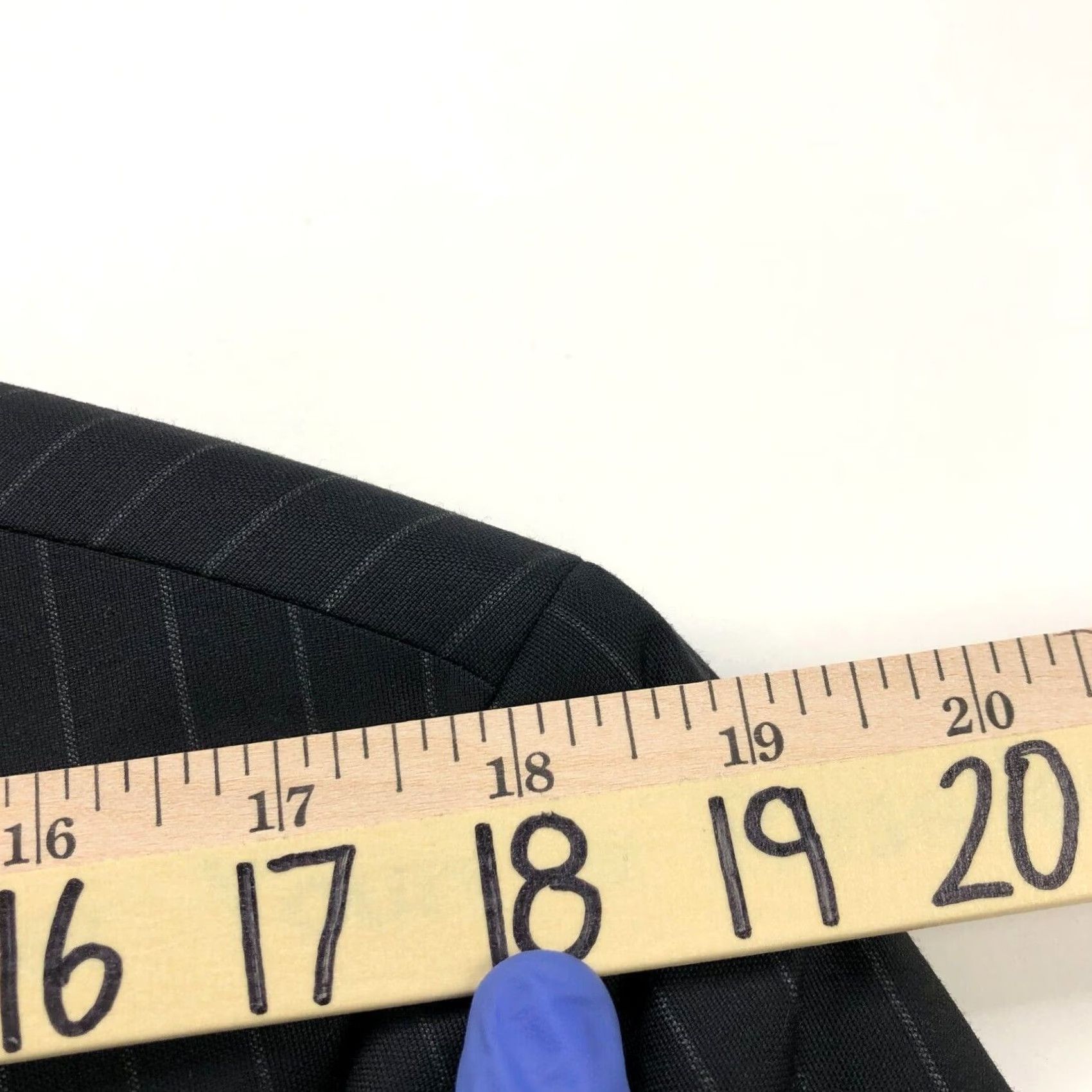 Hugo Boss Hugo Boss Jacket 42R Pasolini/Movie Black 100% Virgin Wool Button Sport Coat Jacket Mens Regular 4-Button Notch Lapel Wool Solid Vintage No Size US XS / EU 42 / 0 - 7 Thumbnail