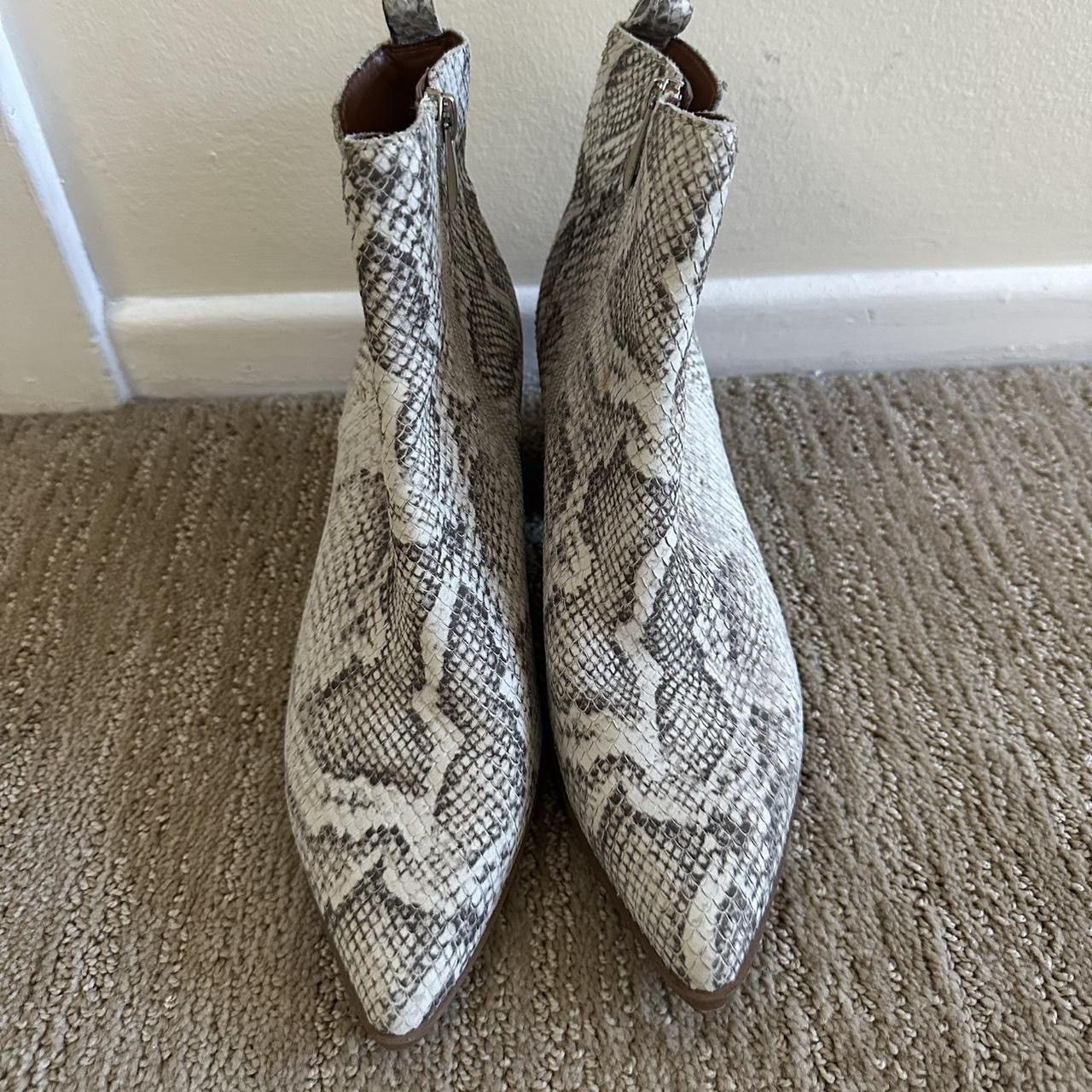 Franco Sarto Franco Sarto pointed toe snake skin boots Size US 7.5 / IT 37.5 - 2 Thumbnail