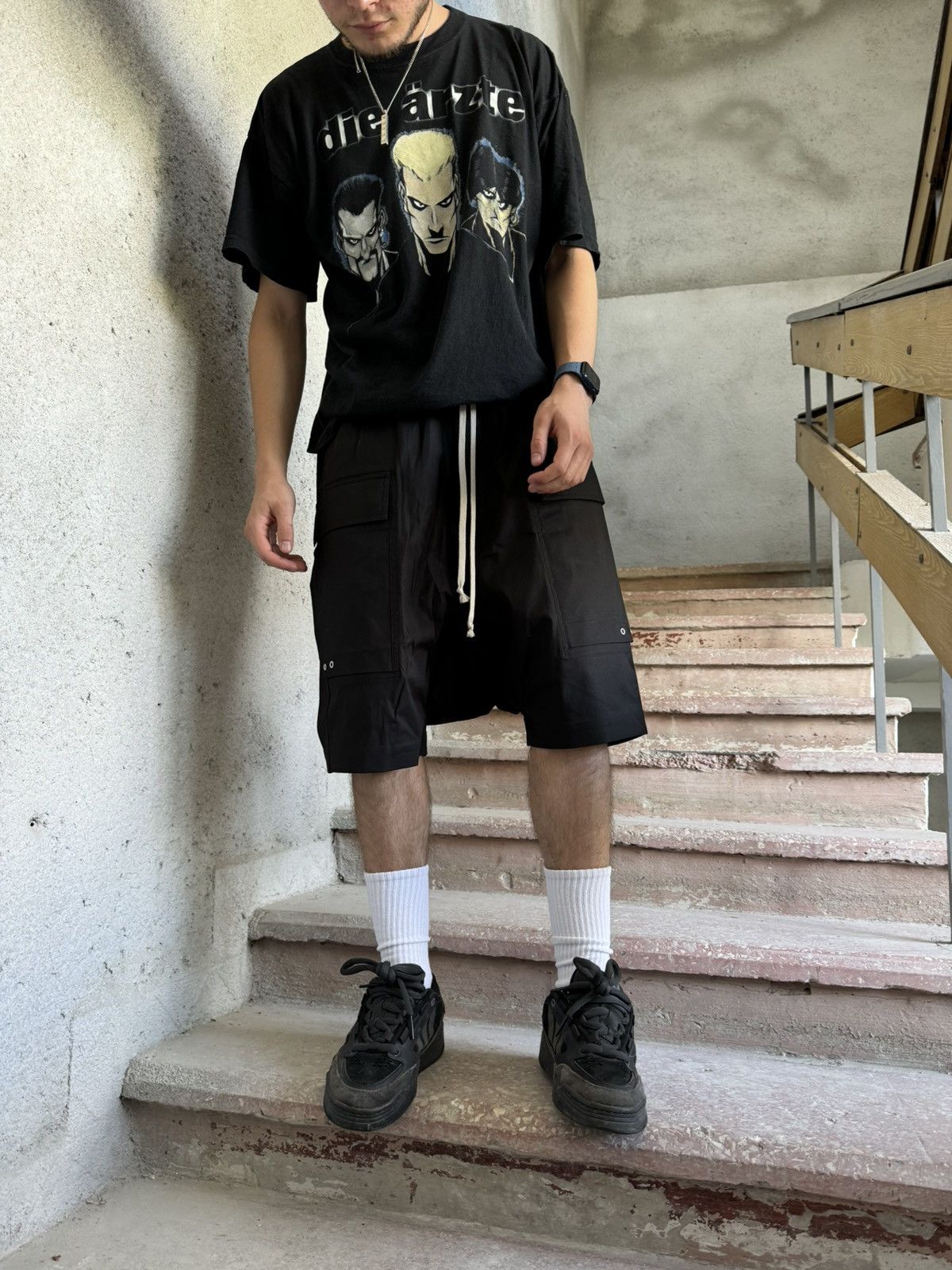 Rick Owens RARE SIZE RICK OWENS CARGO SHORTS Size US 28 / EU 44 - 21 Thumbnail