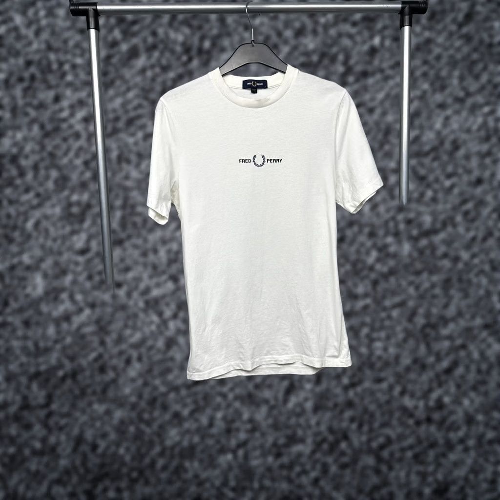 Fred Perry Fred Perry Mens Crew Neck T-Shirt Tee Size S White Cotton Logo Shirt Mens Shirt S White Logo Size US S / EU 44-46 / 1 - 1 Thumbnail