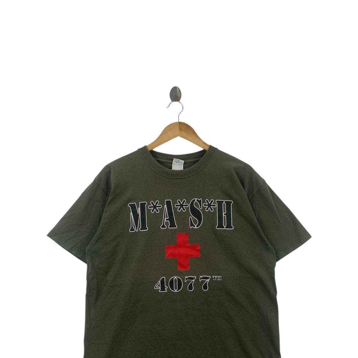 Other Vintage M.A.S.H TV SERIES Mobile Army Surgical Cross Tee Size US L / EU 52-54 / 3 - 2 Thumbnail