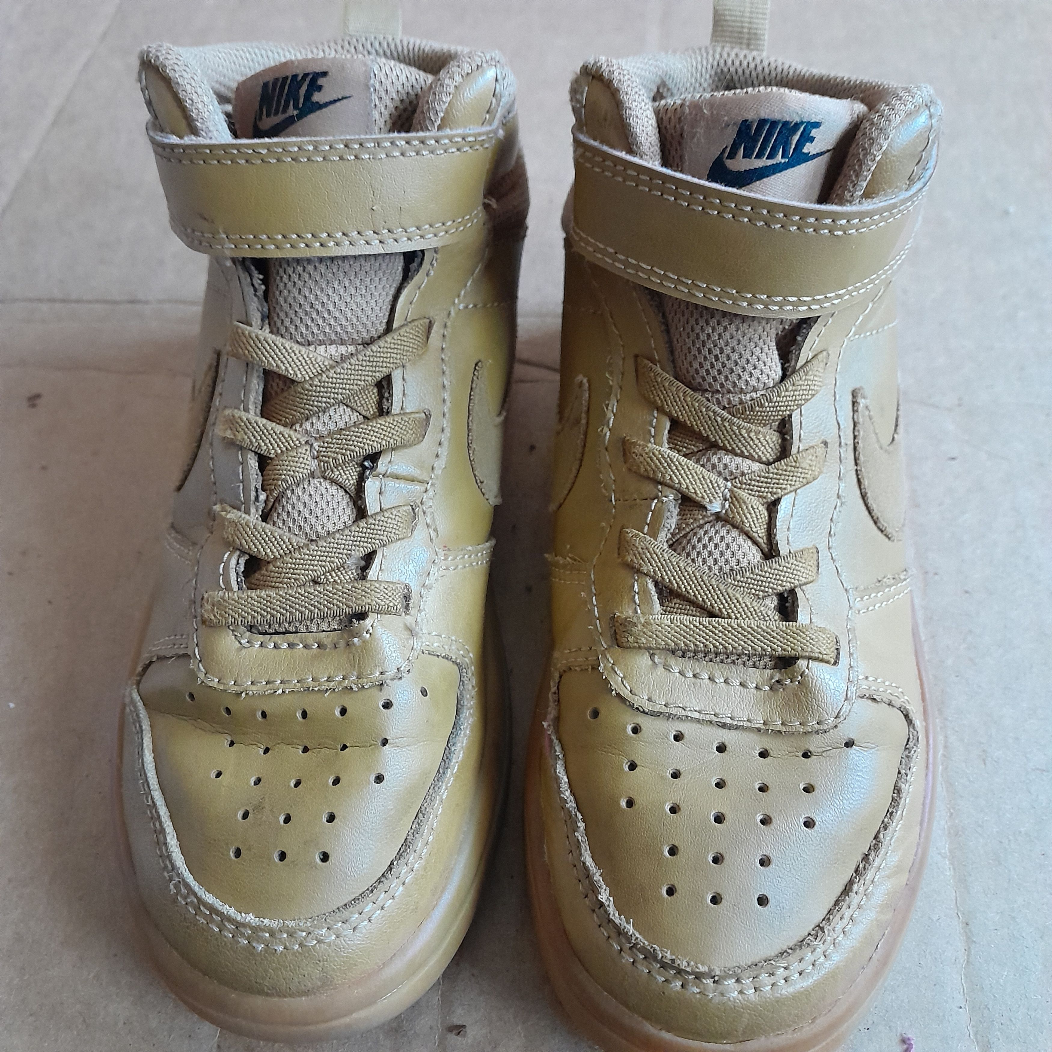 Nike Boys Nike Court Borough Mid 2 Youth Childs Size 12C Shoes Size US 12 / EU 45 - 6 Thumbnail