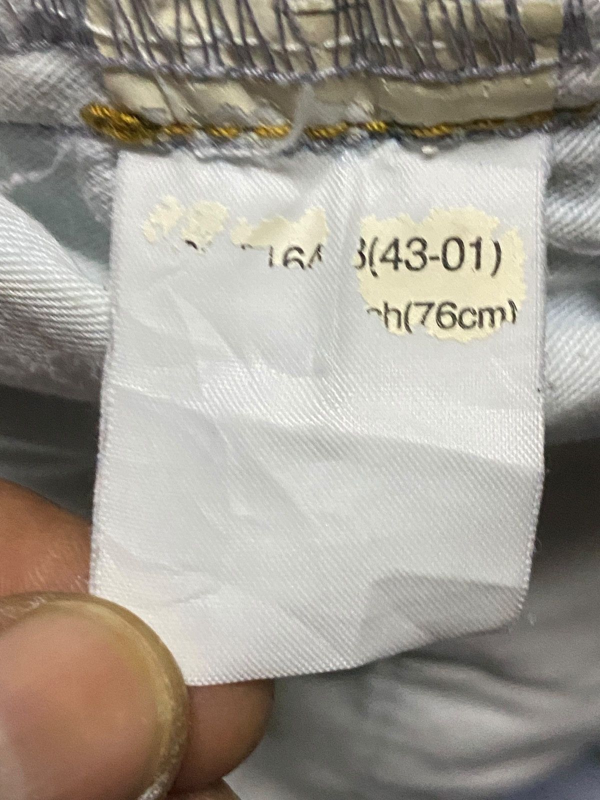 Japanese Brand Vintage Japanese Brand Uniqlo Light Wash Baggy Jeans Size US 32 / EU 48 - 14 Thumbnail