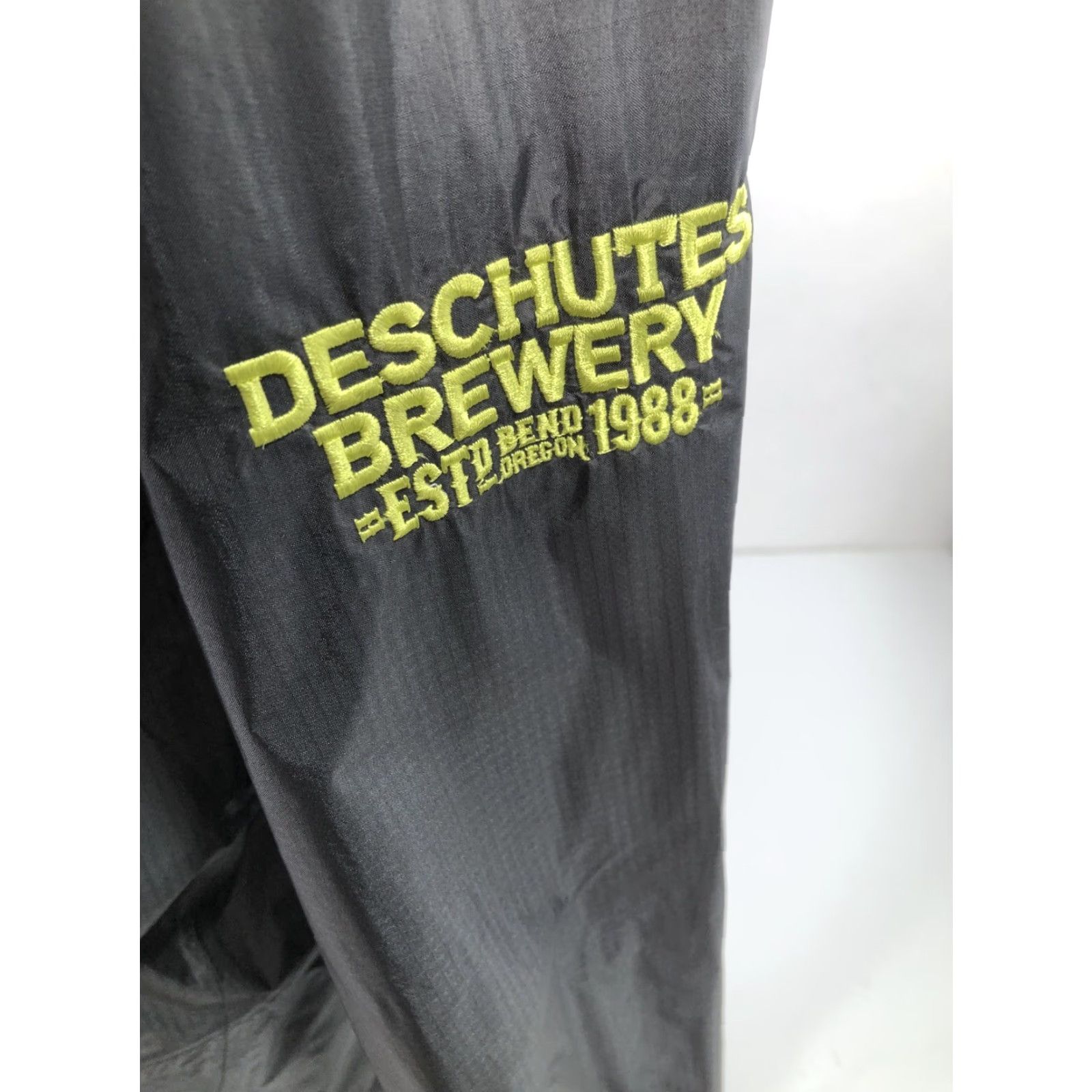 Outdoor Research Outdoor Research Windbreaker Jacket XL Mens Gray Hooded Nylon Jacket Deschutes Brewery Oregon EXC Size US XL / EU 56 / 4 - 3 Thumbnail